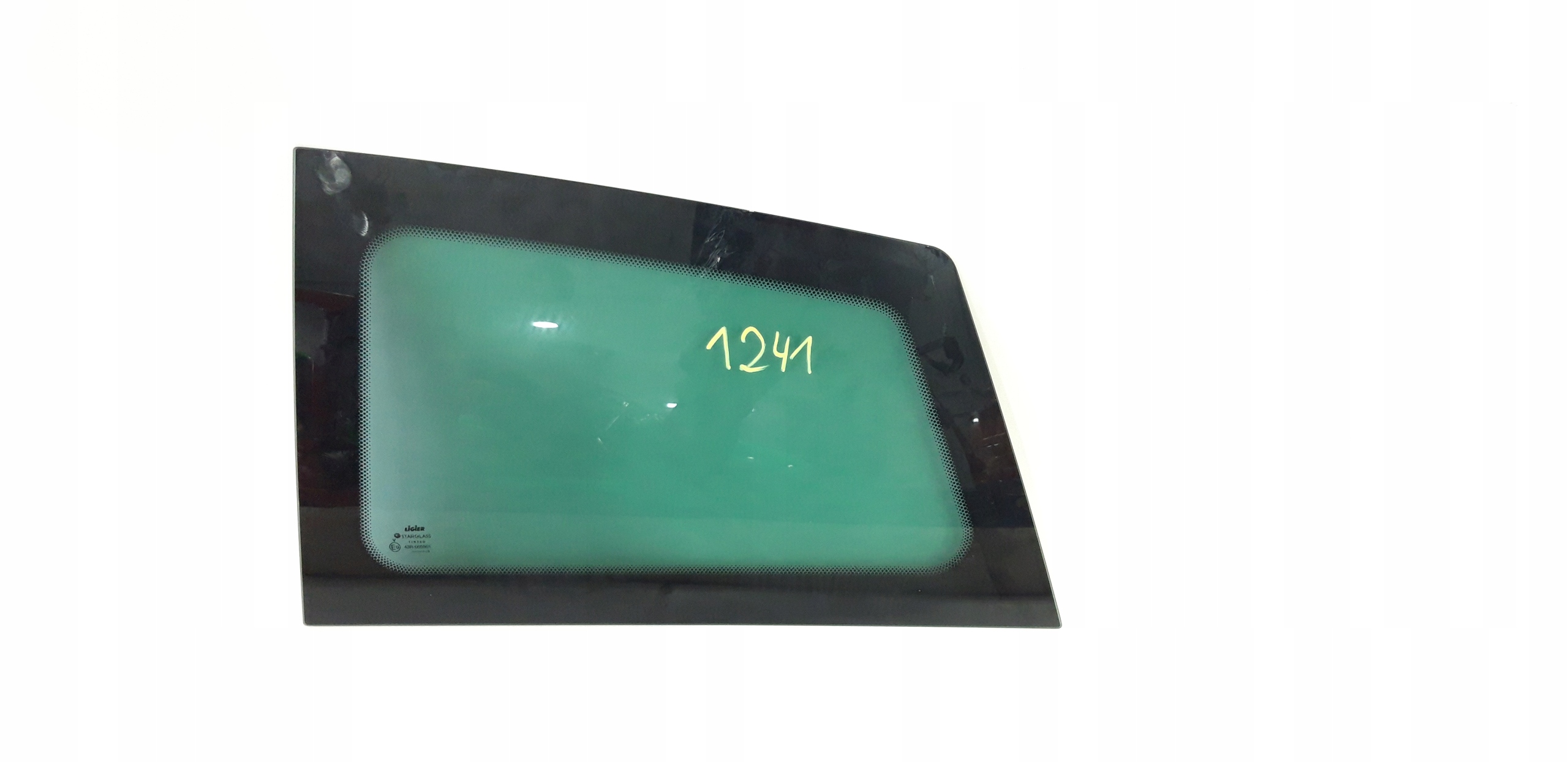 1241 - БОКОВОЕ СТЕКЛО КУЗОВА LIGIER IXO ЛЕВОЕ