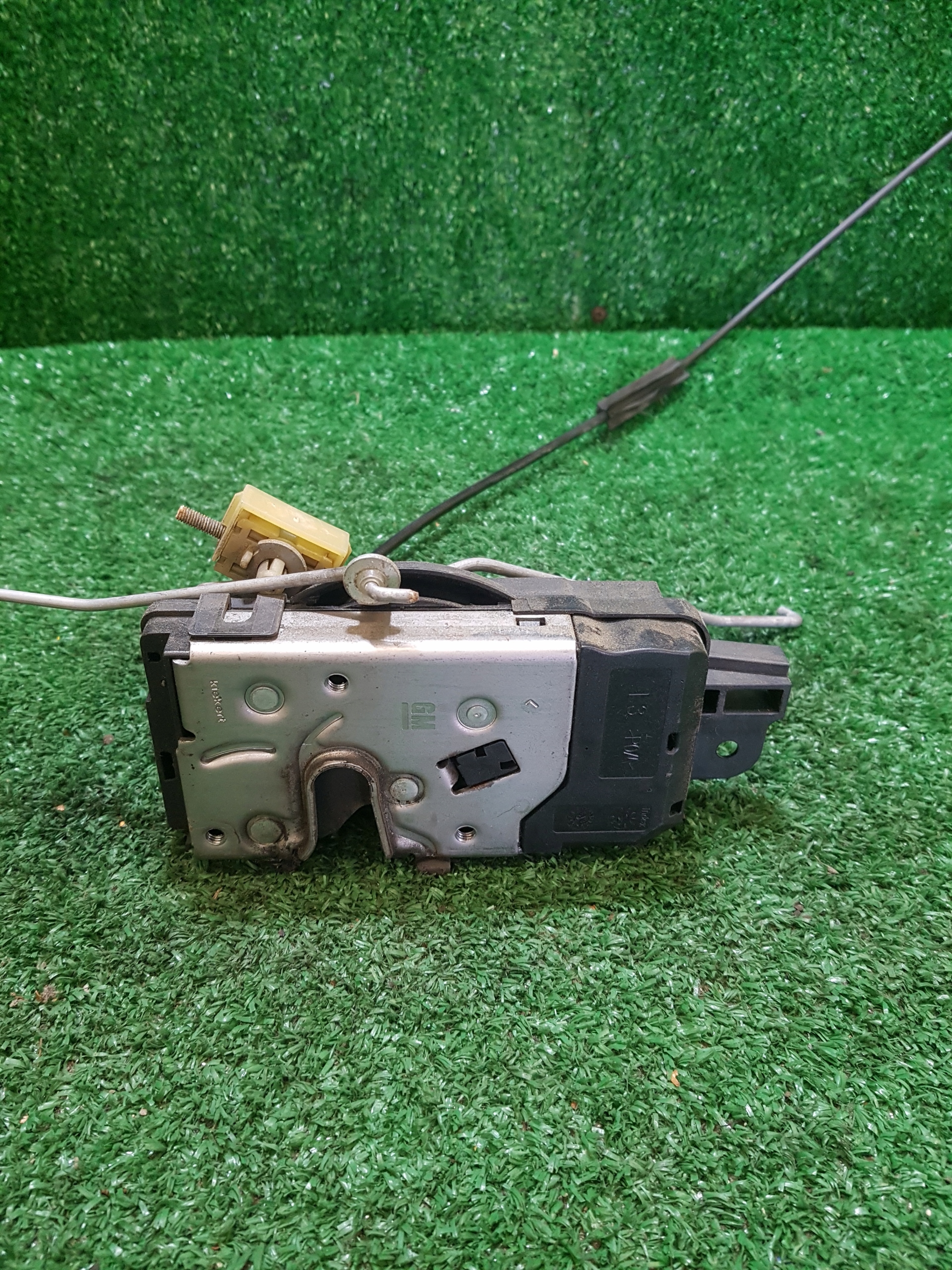 lock door left front OPEL ASTRA H 5 PIN 13128111