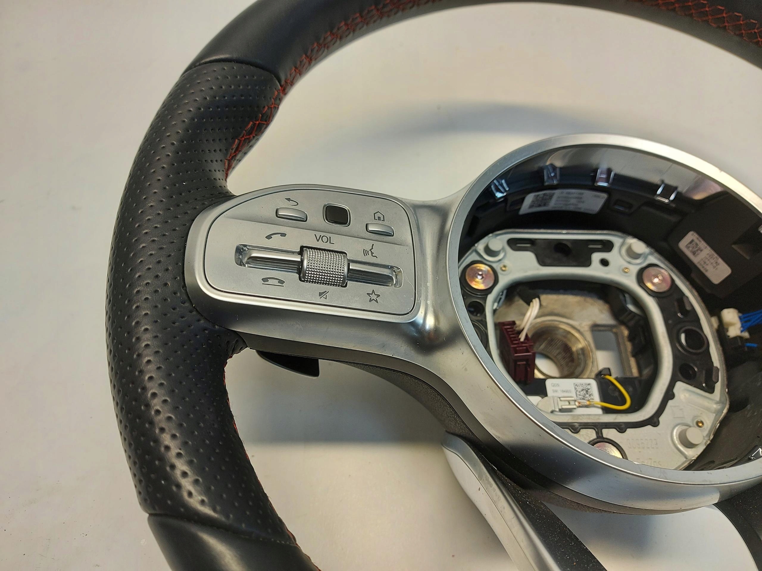Mercedes EQA 250+ W243 Volant A0050004599
