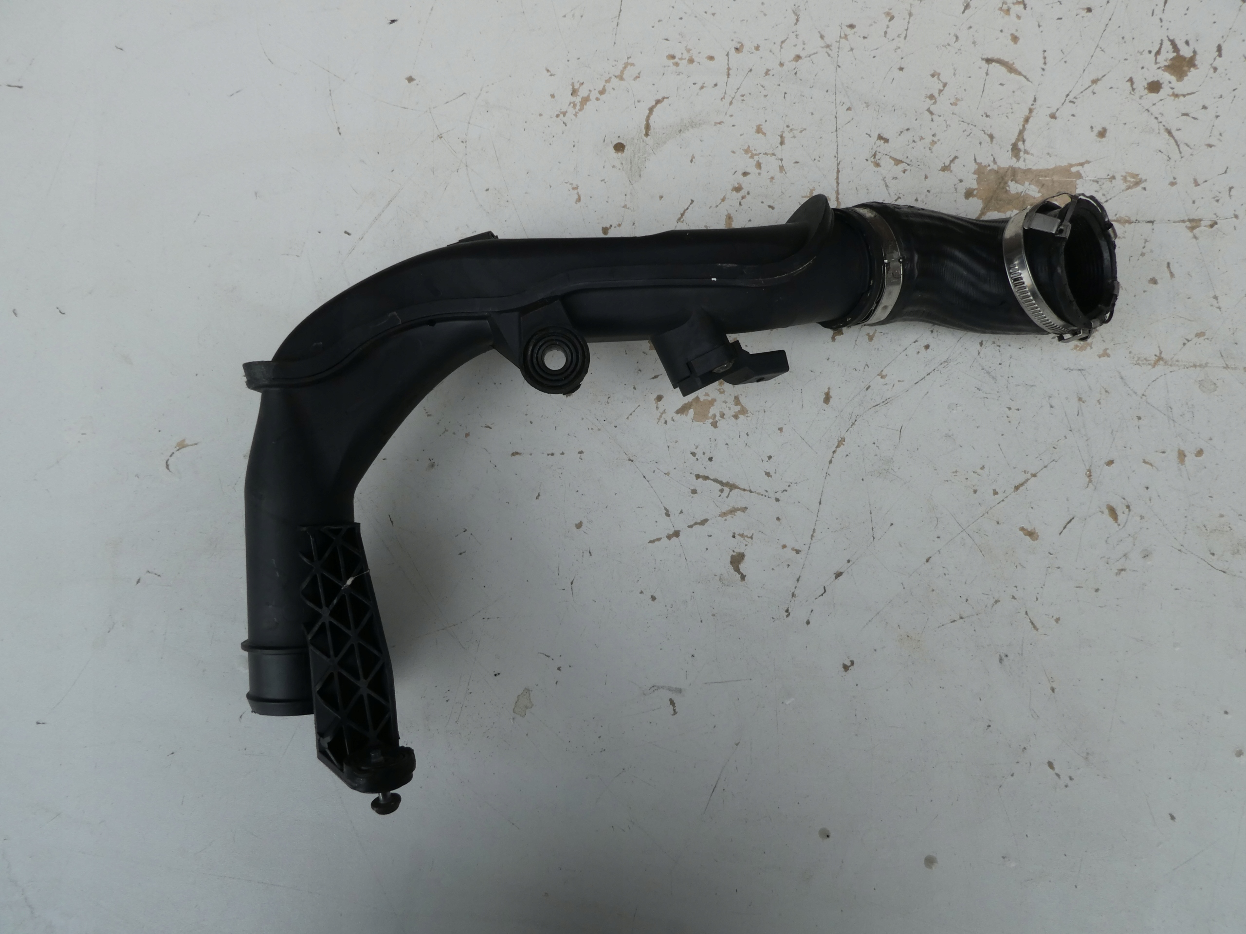 TIGUAN 5N0 Schlauch intercooler 2.0TDI 5N0145770A