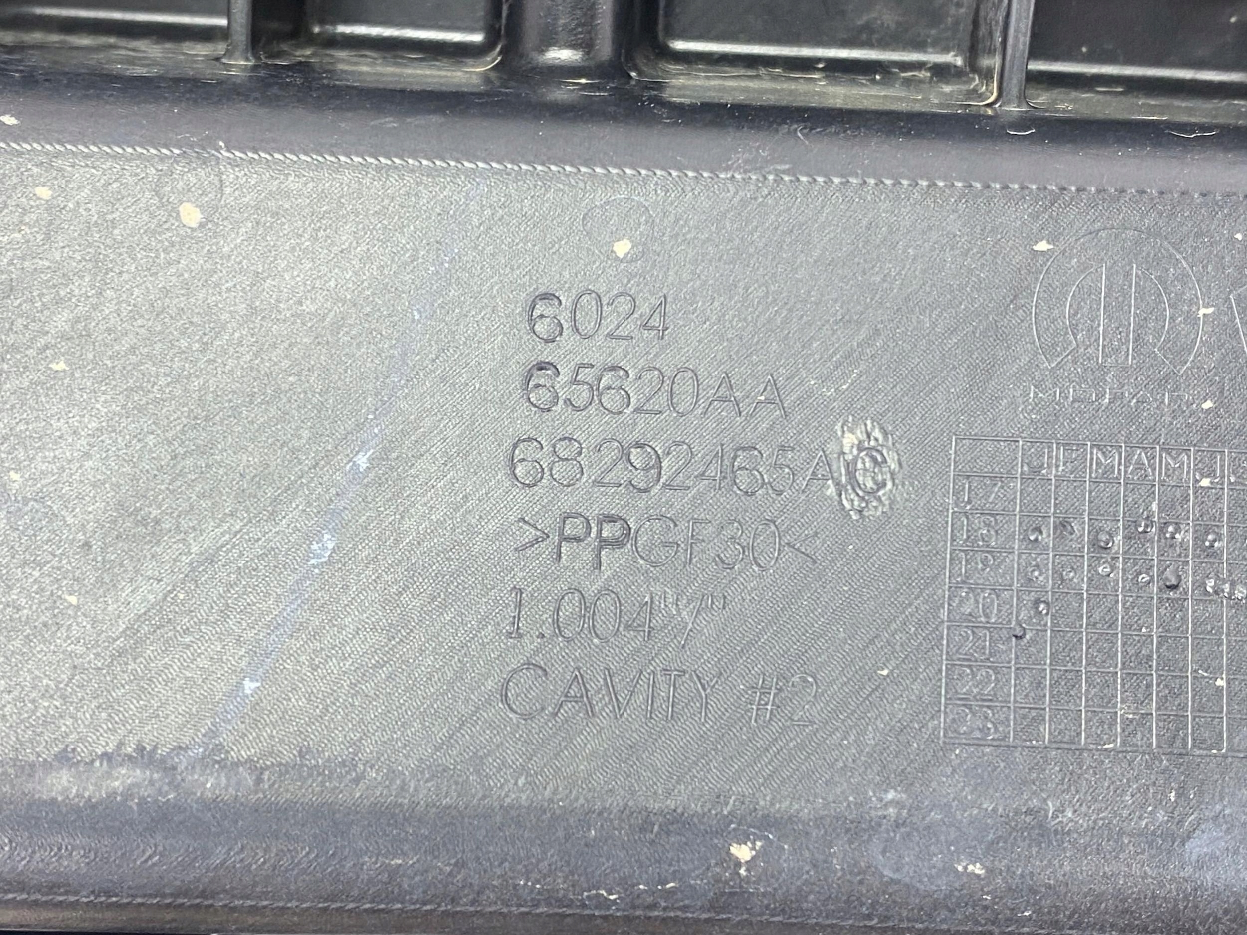držač akumulatora 5.7 Dodge Ram 1500 2019+ USA