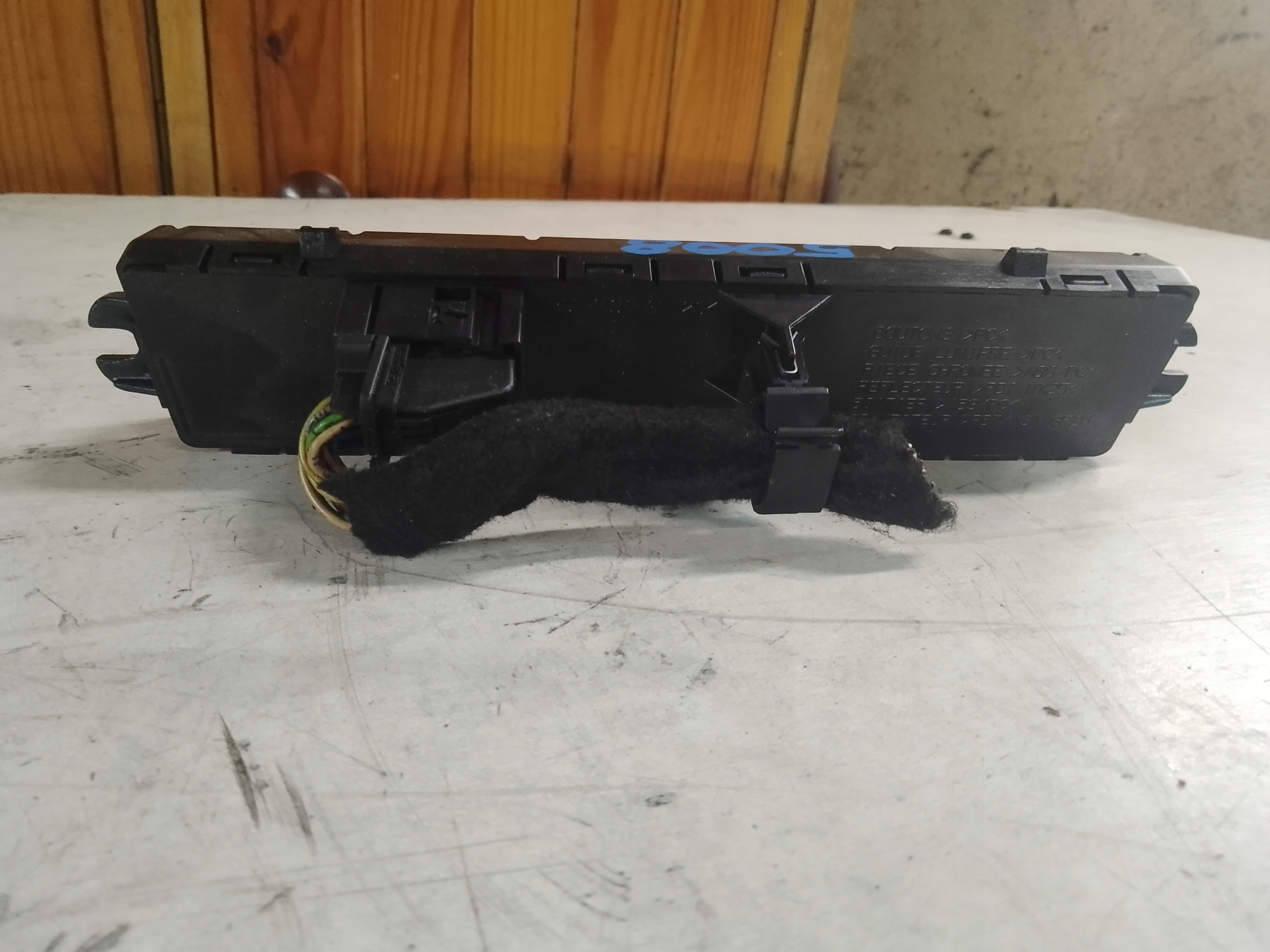 PRZYCISKI PANEL SWIATLA WARNBLICKSCHALTER PEUGEOT 5008