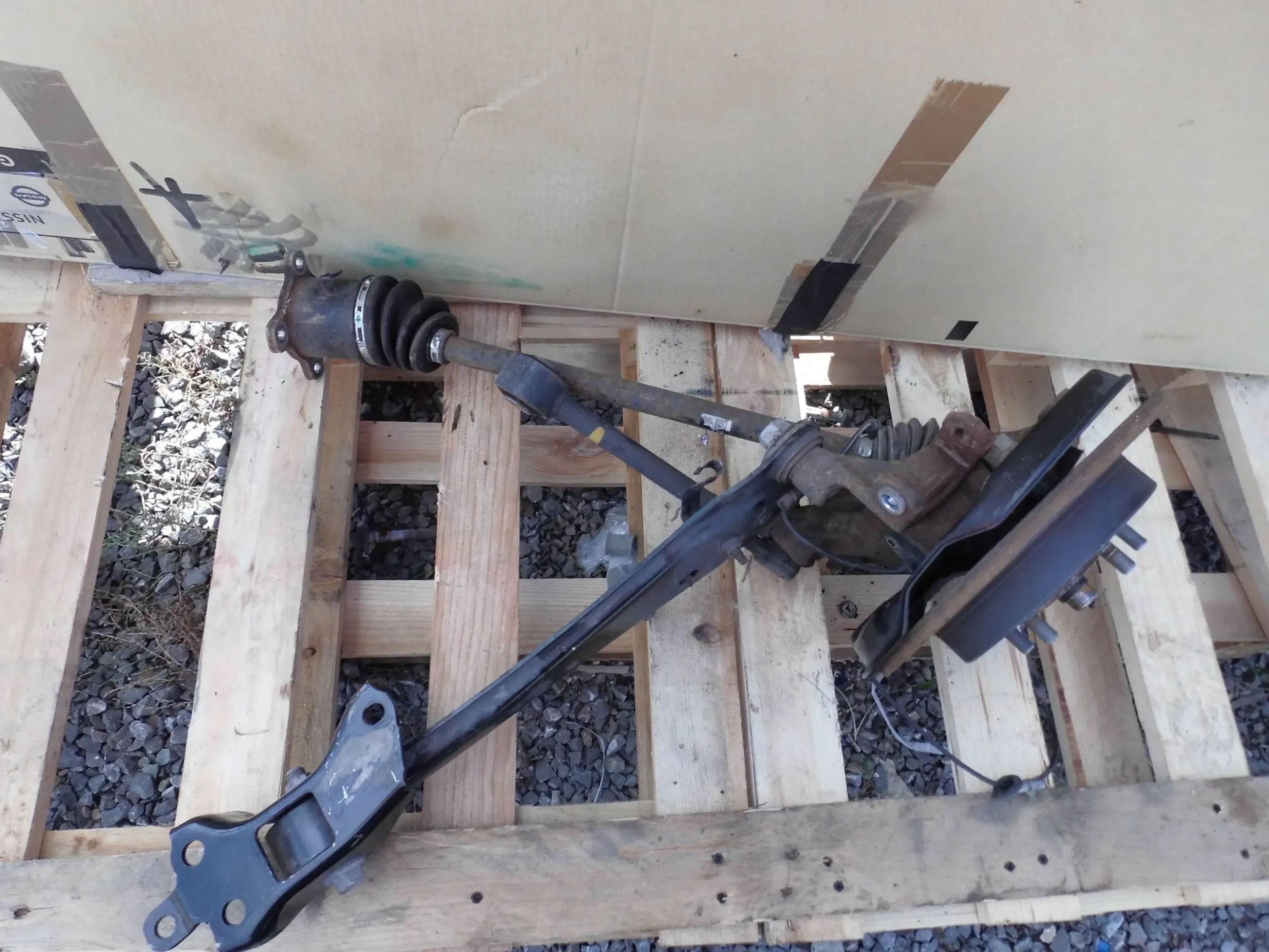 Lexus NX300H 2019 4x4 swing of the pivot semi-axis arm left rear part