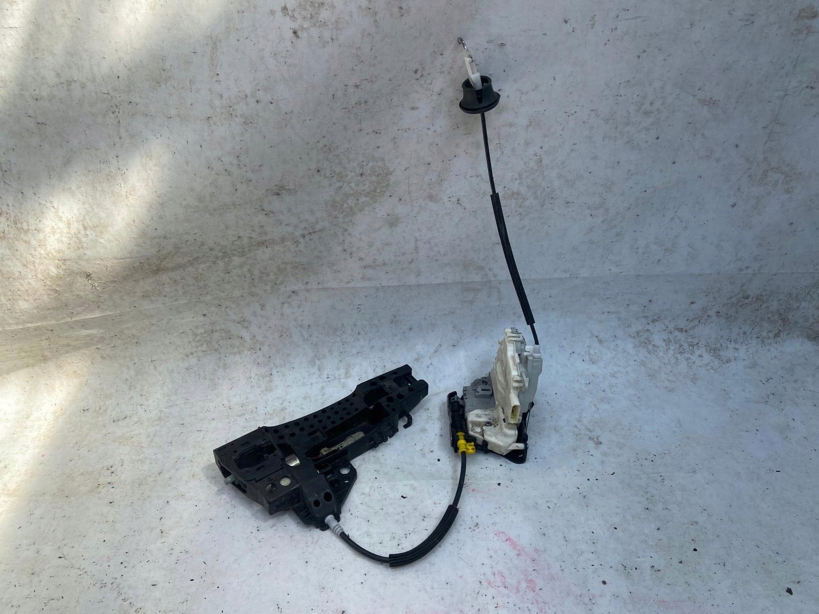AUDI A4 B8 lock handles right front front 8T02837886A