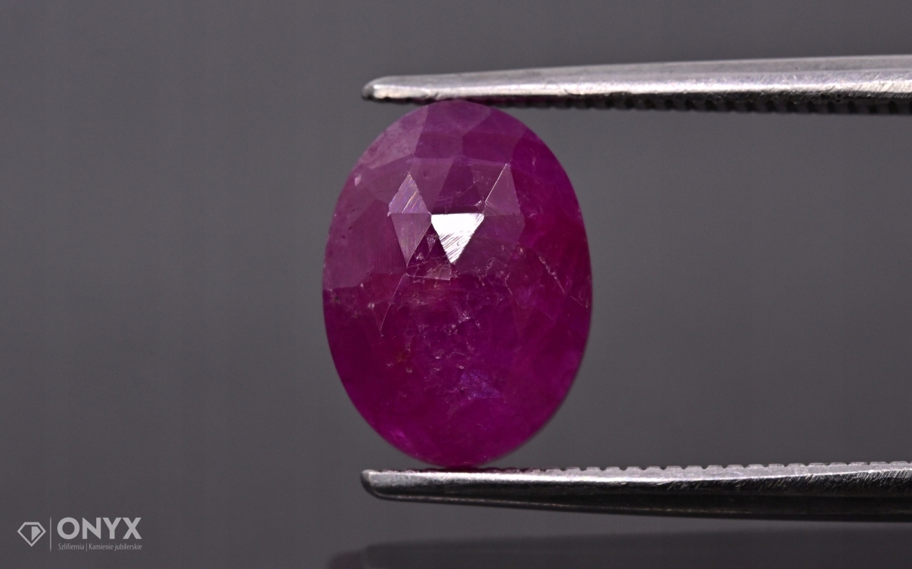 Rubín fazetovaná rozeta ovál 9x6,8 mm