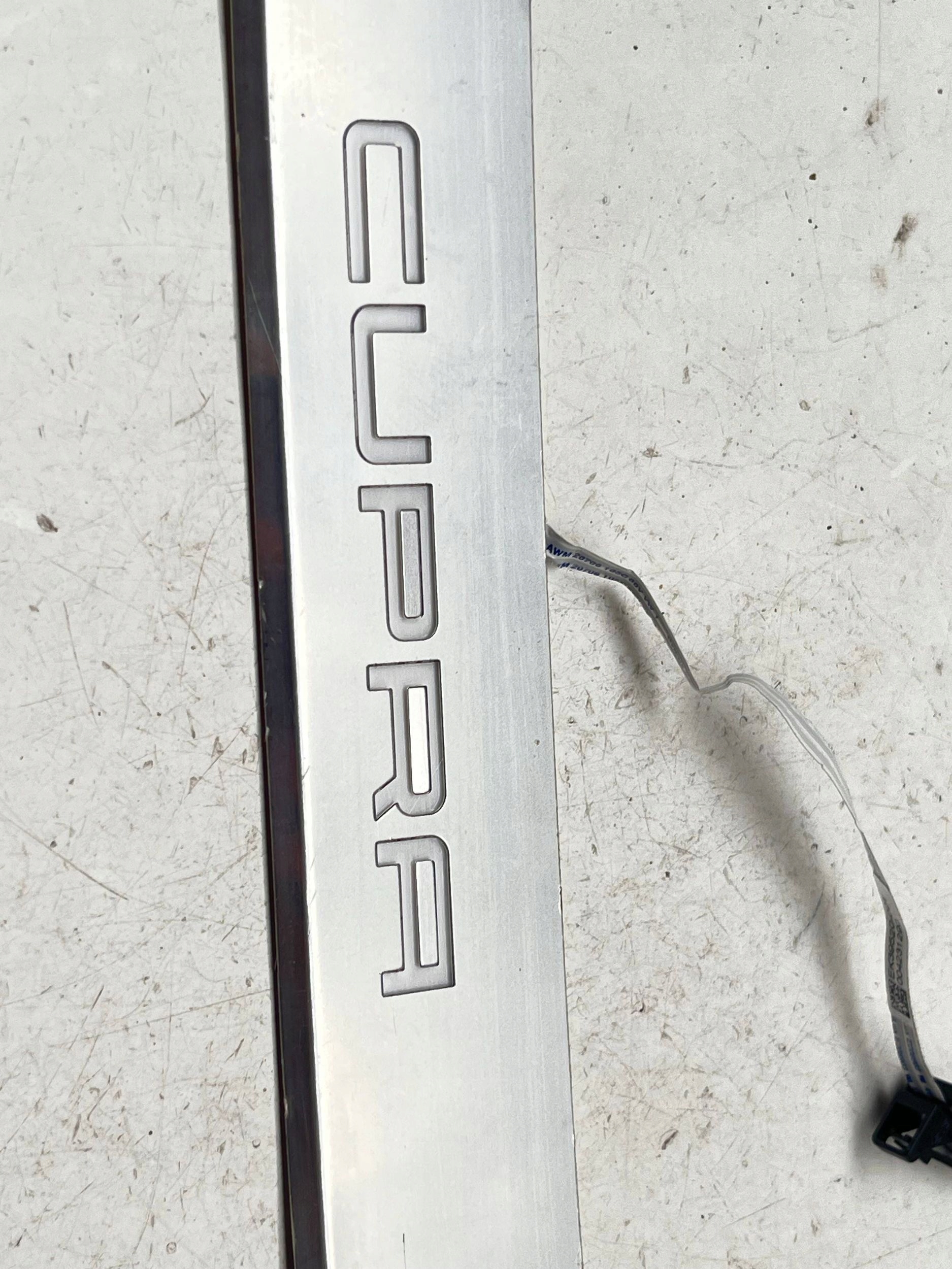 CUPRA FORMENTOR 1.5 TSI 110KW 2023 R moulding threshold LED [A] 5FA947417E !J