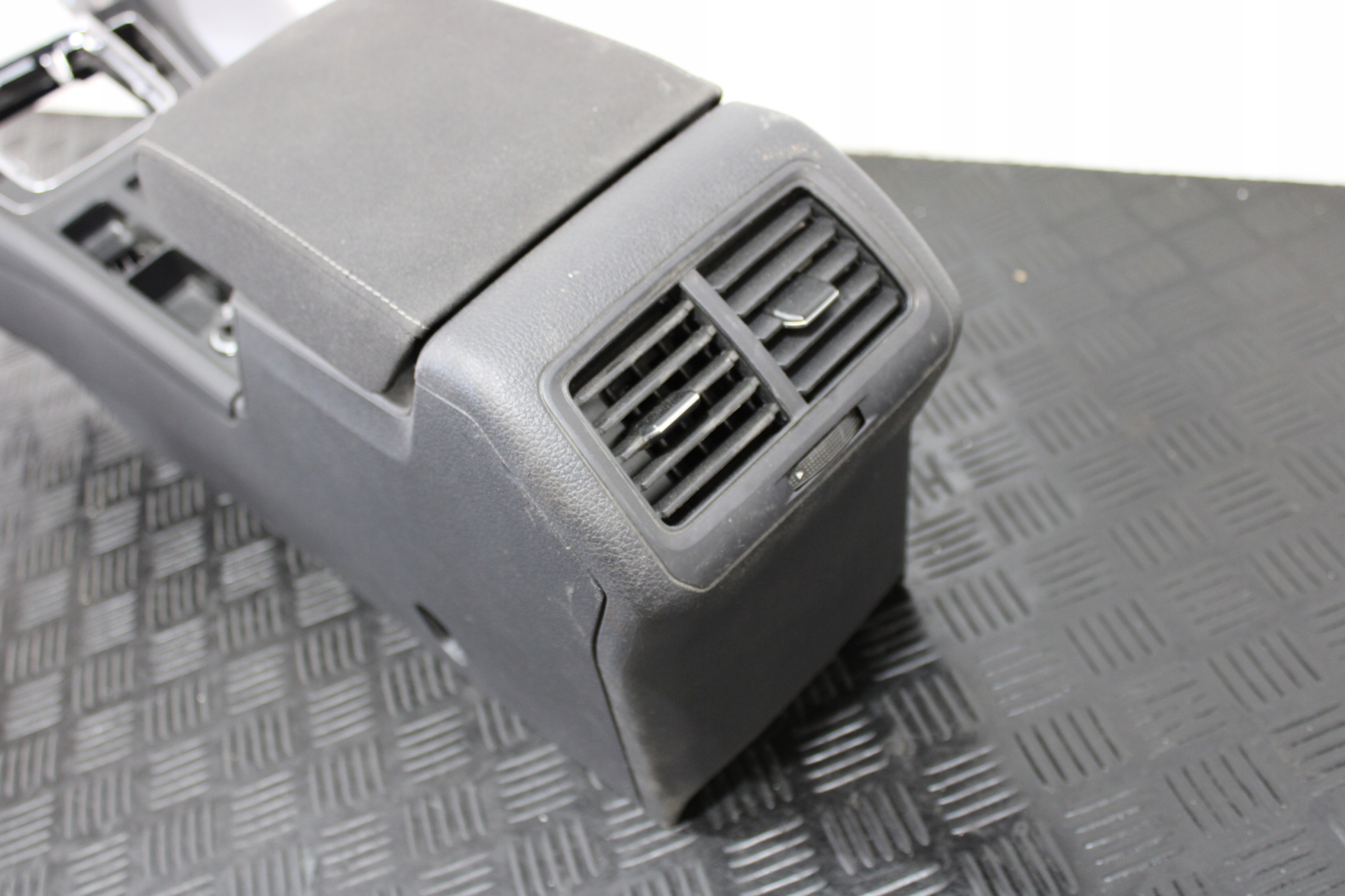 TUNEL central armrest VW GOLF VII 7 5G0 LIFT