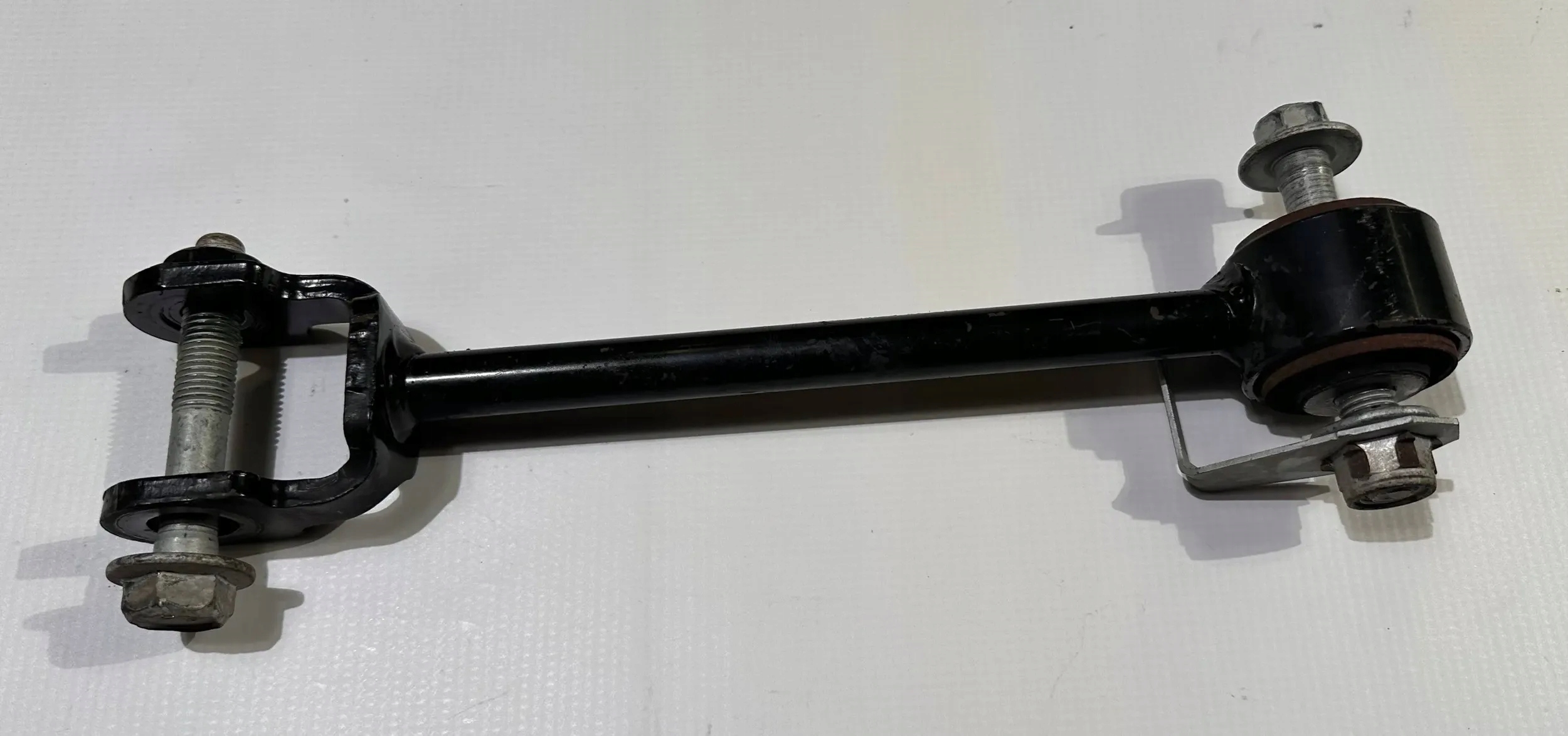 arm rear part rear right left Ford Expedition 2018 - 2022