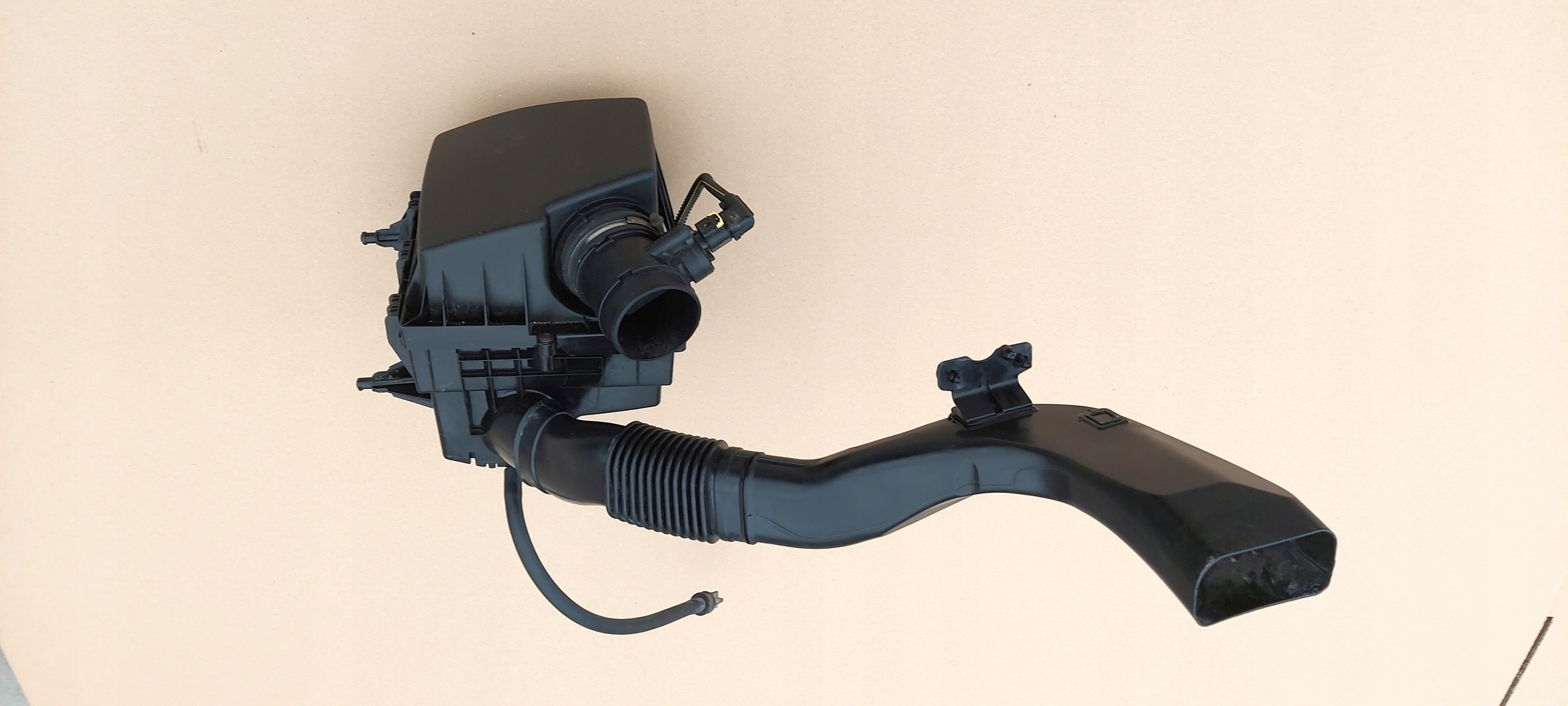 Gehäuse filter luft komplett OPEL CORSA E 1.3CDTI 39011870