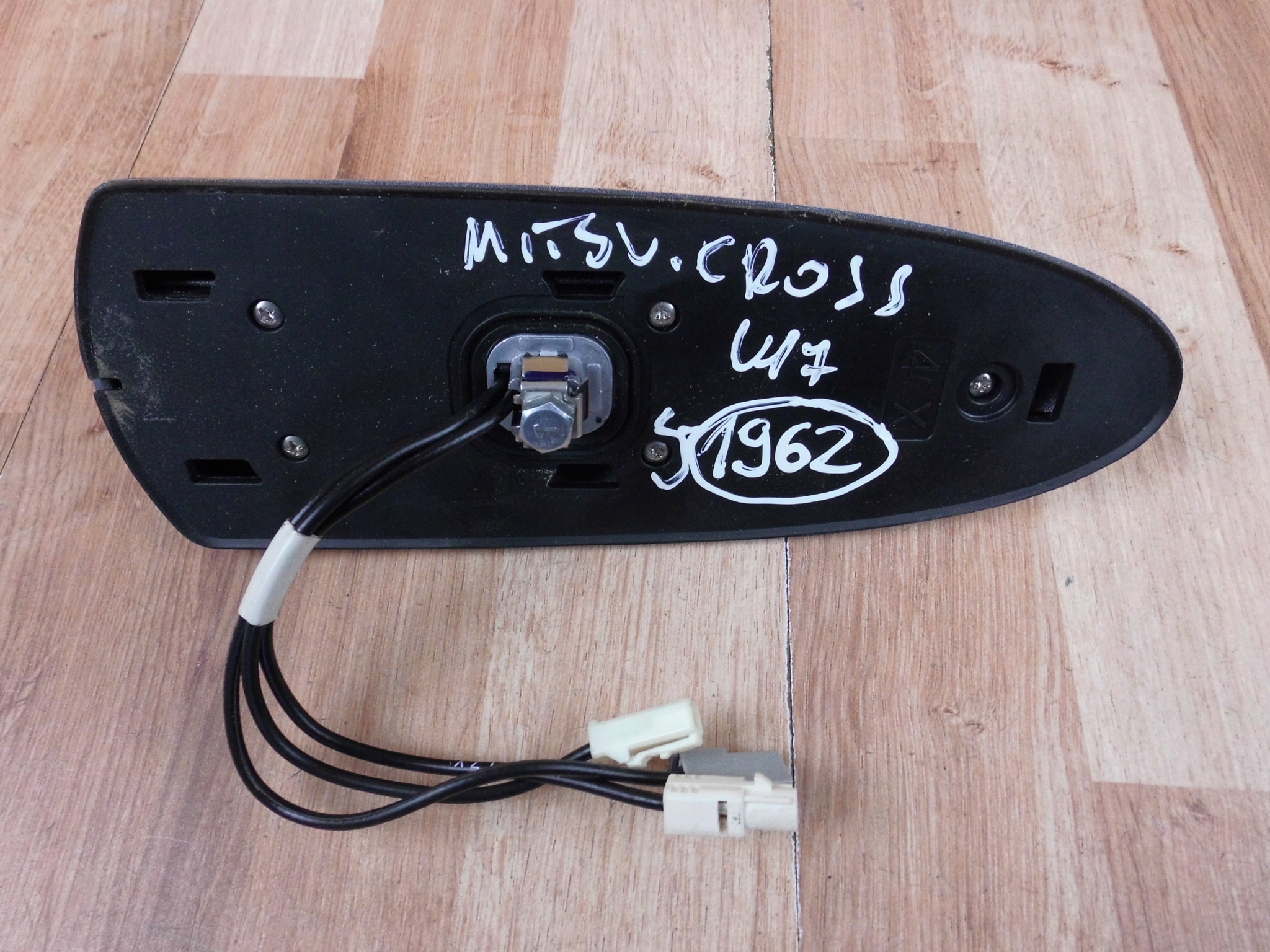 Mitsubishi ASX Eclipse Cross rekin pletwa Antenne GPS 8723A473