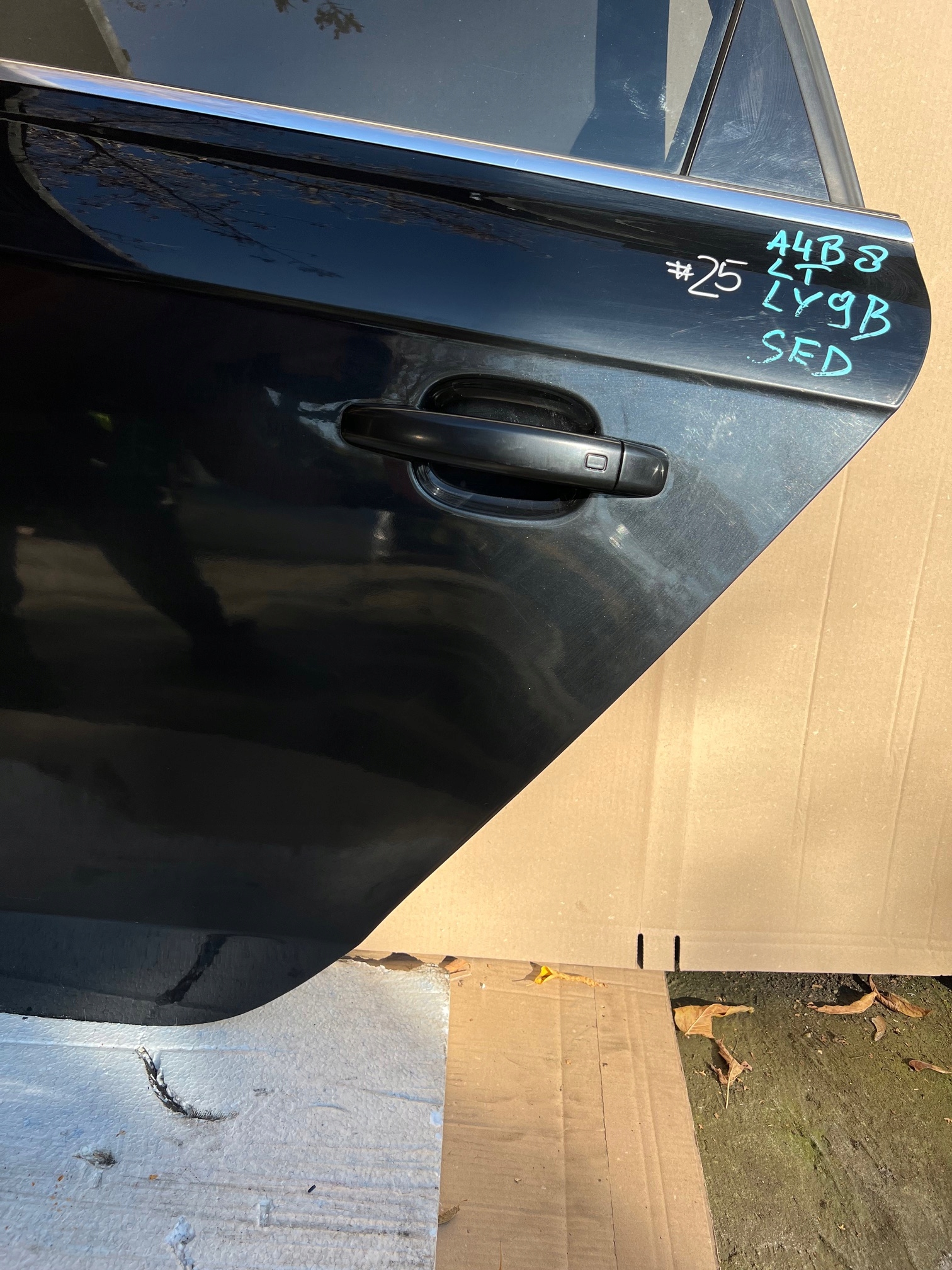 AUDI A4 B8 Sedan Tür links heck links hinten LY9B