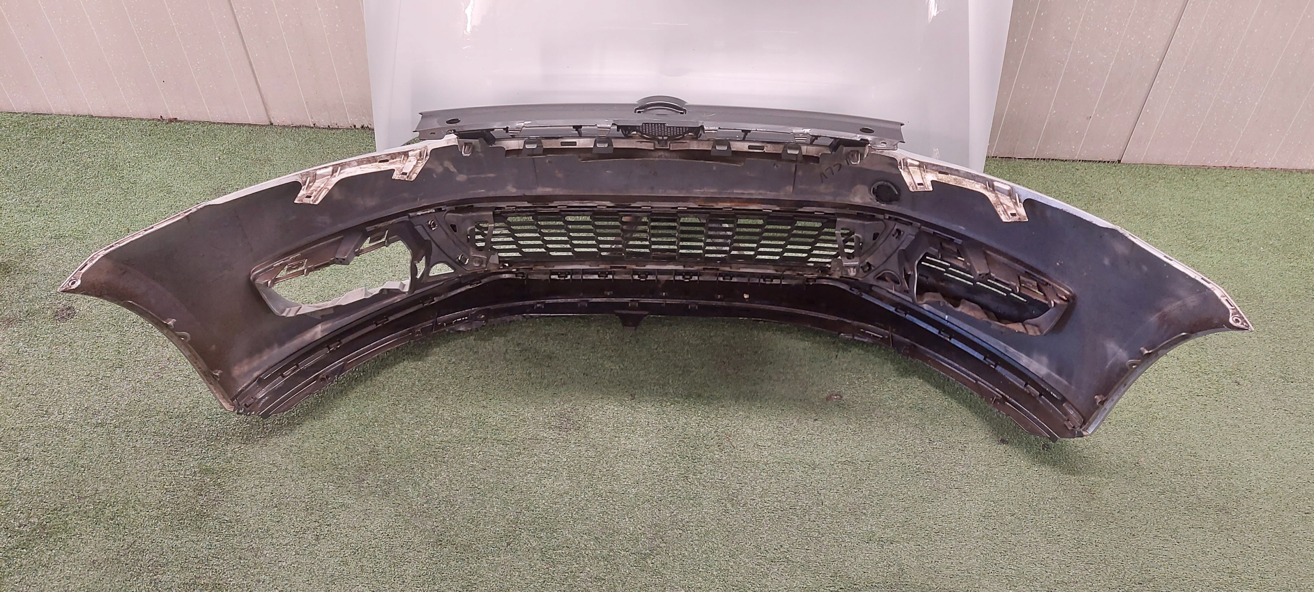 bumper front +grill VW POLO 6R 6C 09-17 LAK: LA7W