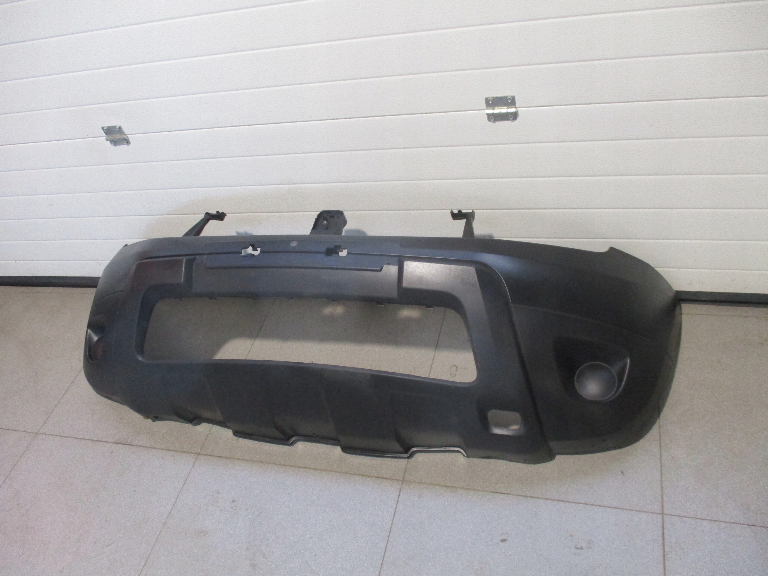 bumper front Dacia Duster and 620220025R 13r