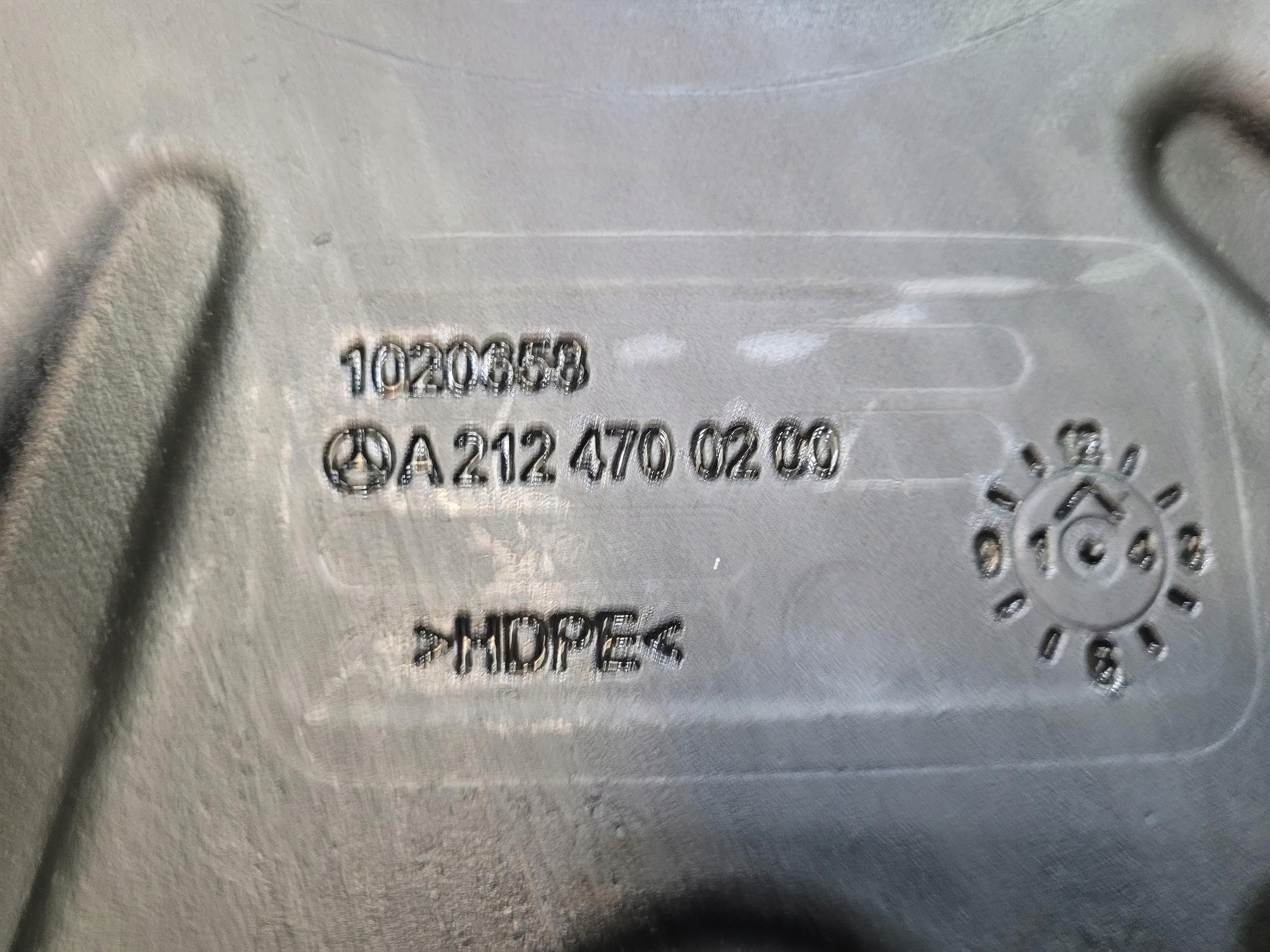 spremnik pumpa ADBLUE MERCEDES E W212 2.2 D CDI