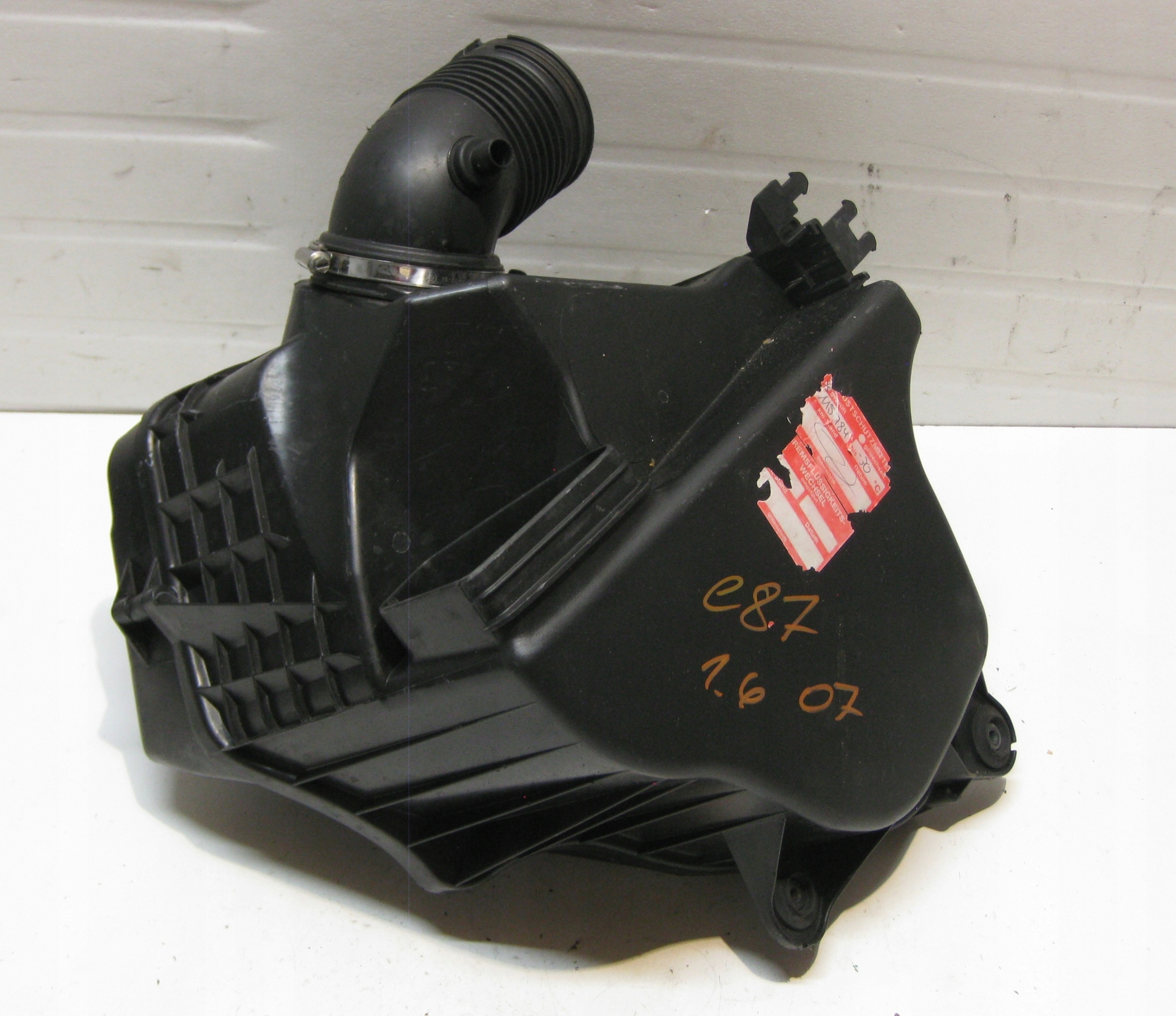BMW E87 5D 07R air filter housing 7532754