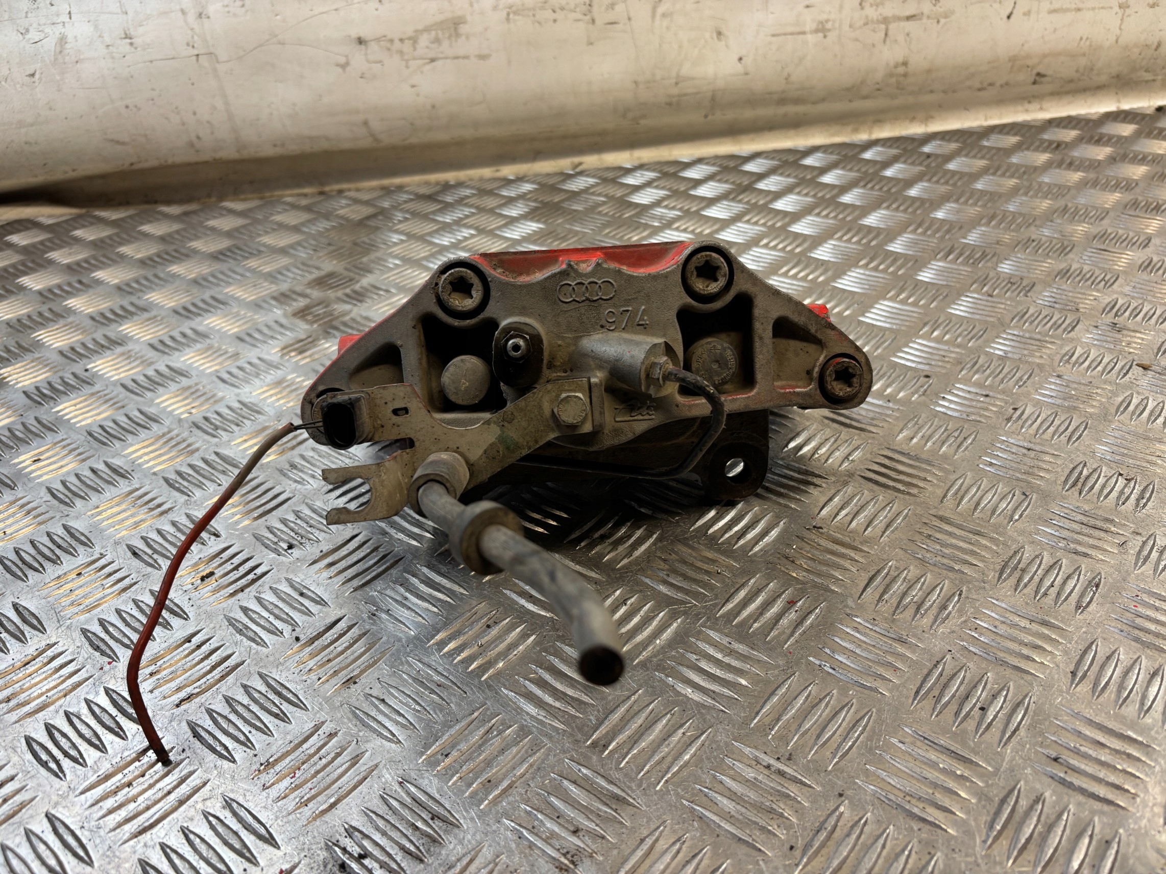 caliper brake right front Audi A6 C6 przedlift 3.2 V6 ATE