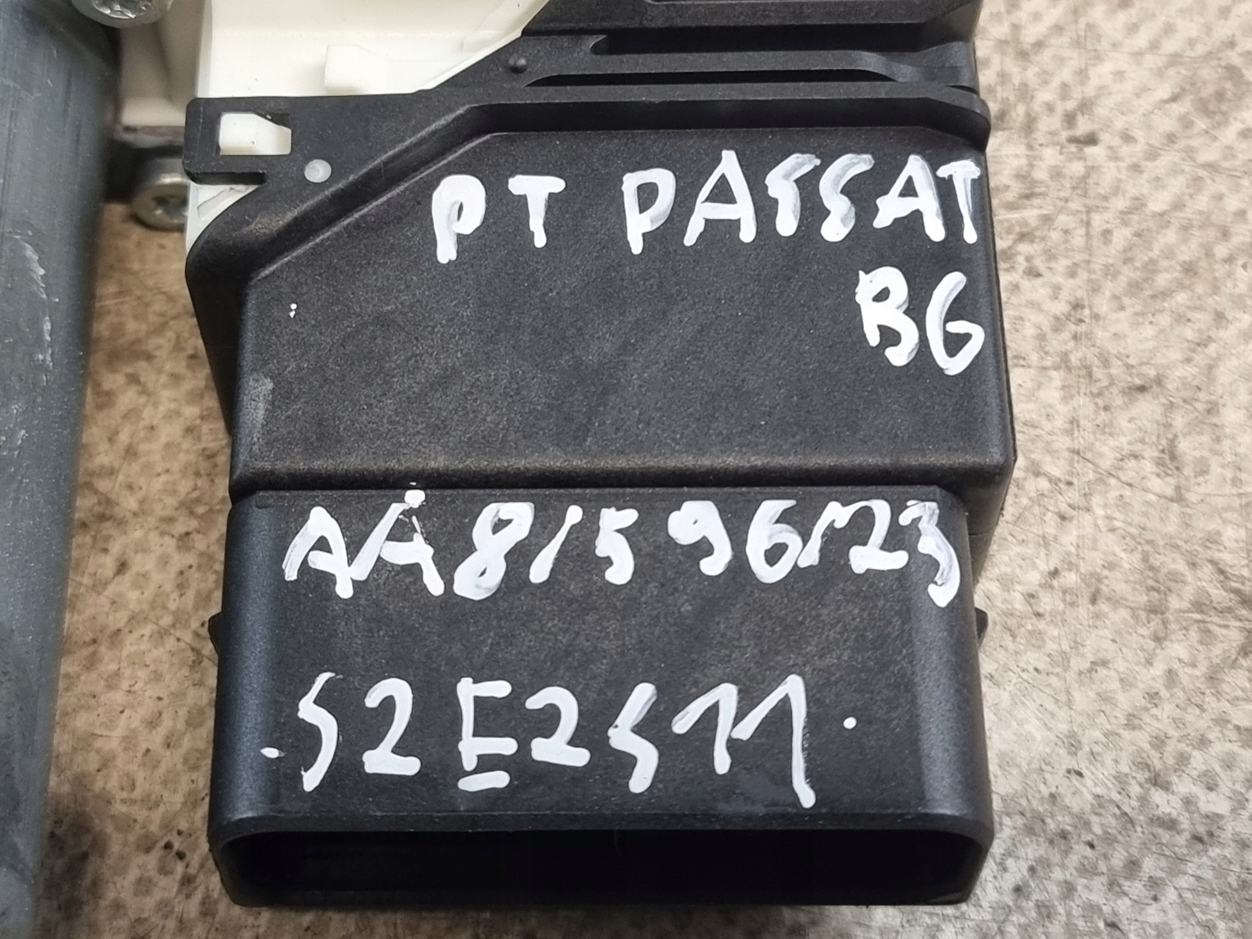 mini motor windows right rear part OE 3C9959704 VW PASSAT B6 06R