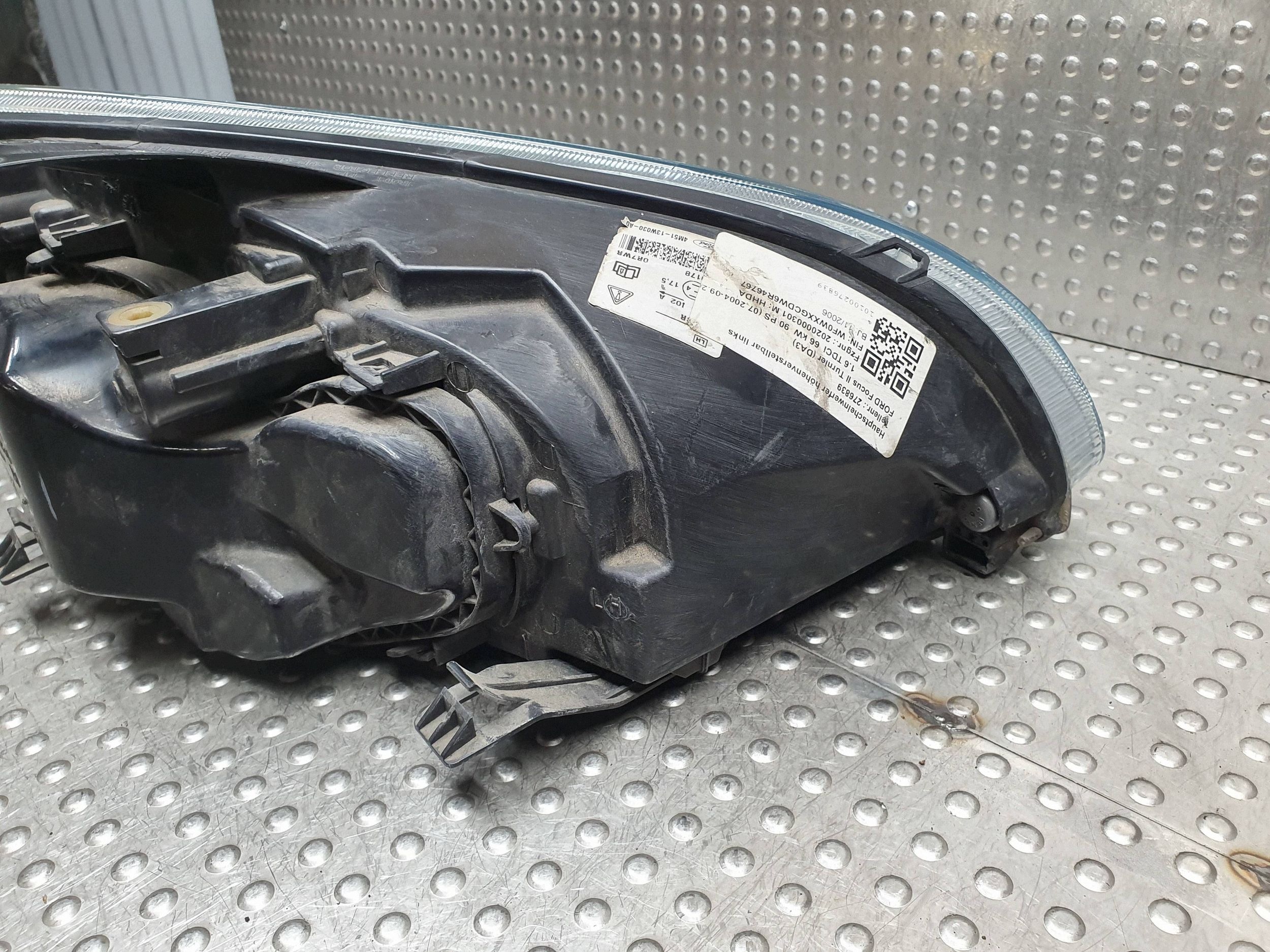 light REFLEKTOR left front 4M51-13W030-AD FORD FOCUS MK2 EUROPA 04