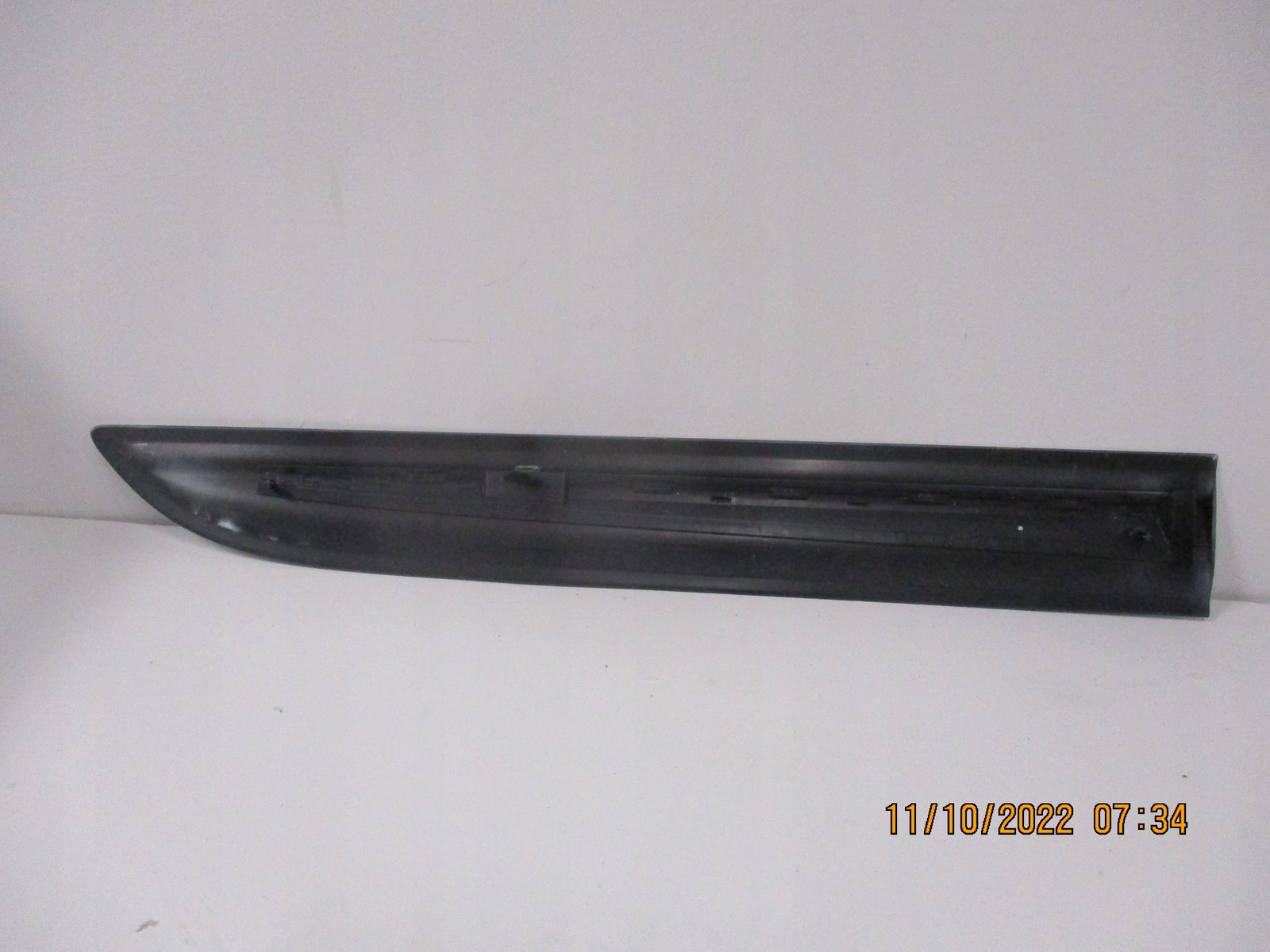 moulding door left front MACAN 95B 95B837889