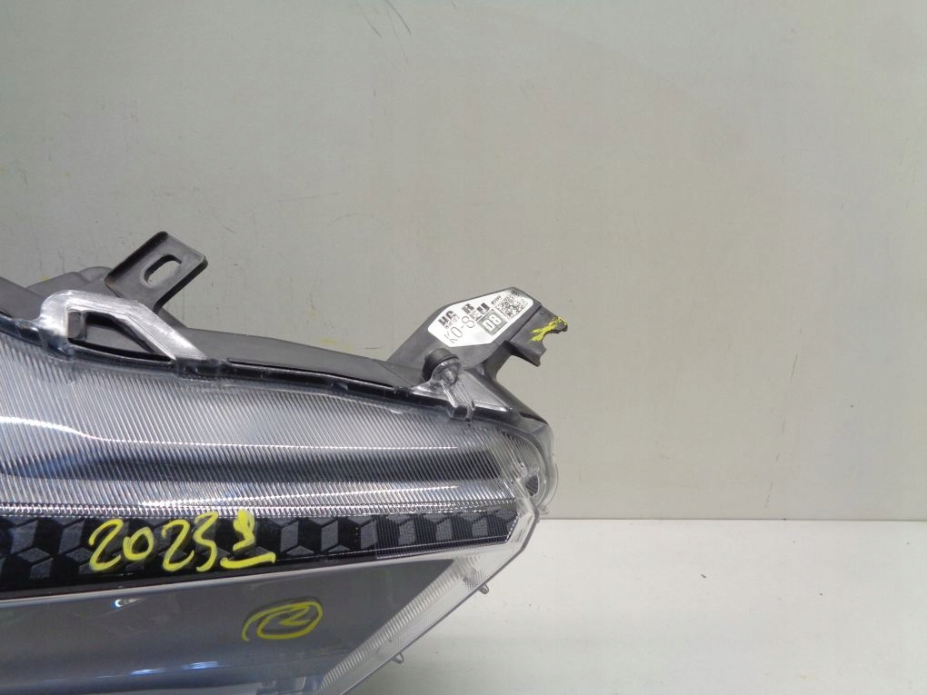 TOYOTA YARIS 4 IV P21 FULL LED 20- light right