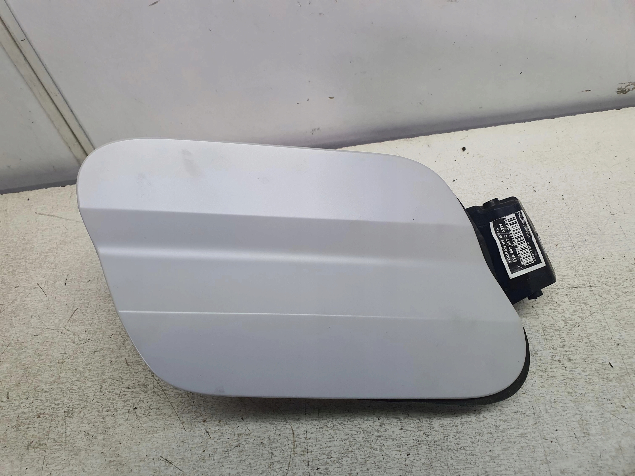 Klapka wlewu paliwa VW Touran II 16-