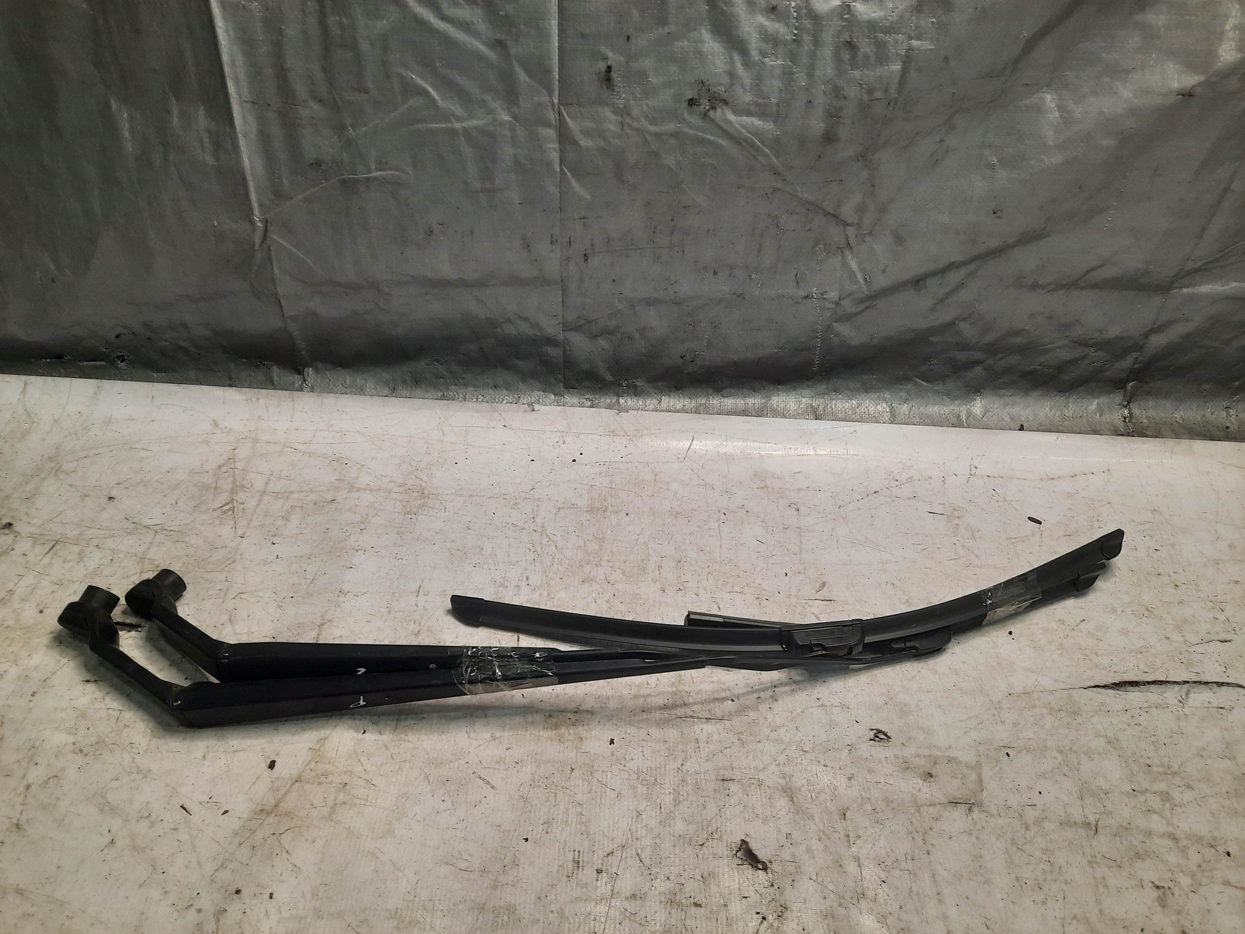 wiper arms front komplet Mazda 5