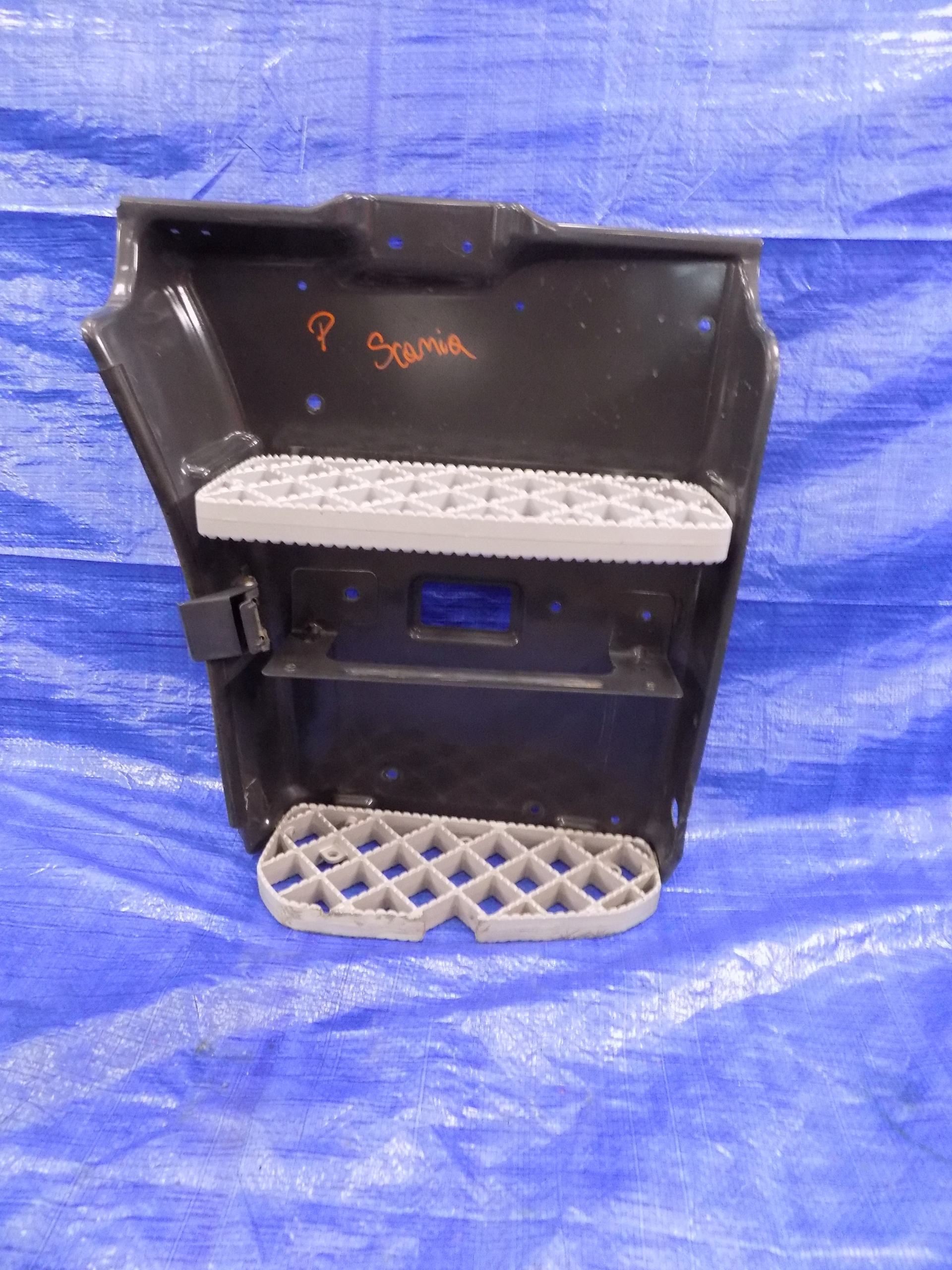 Ступень правая ступень SCANIA P380 11R E5