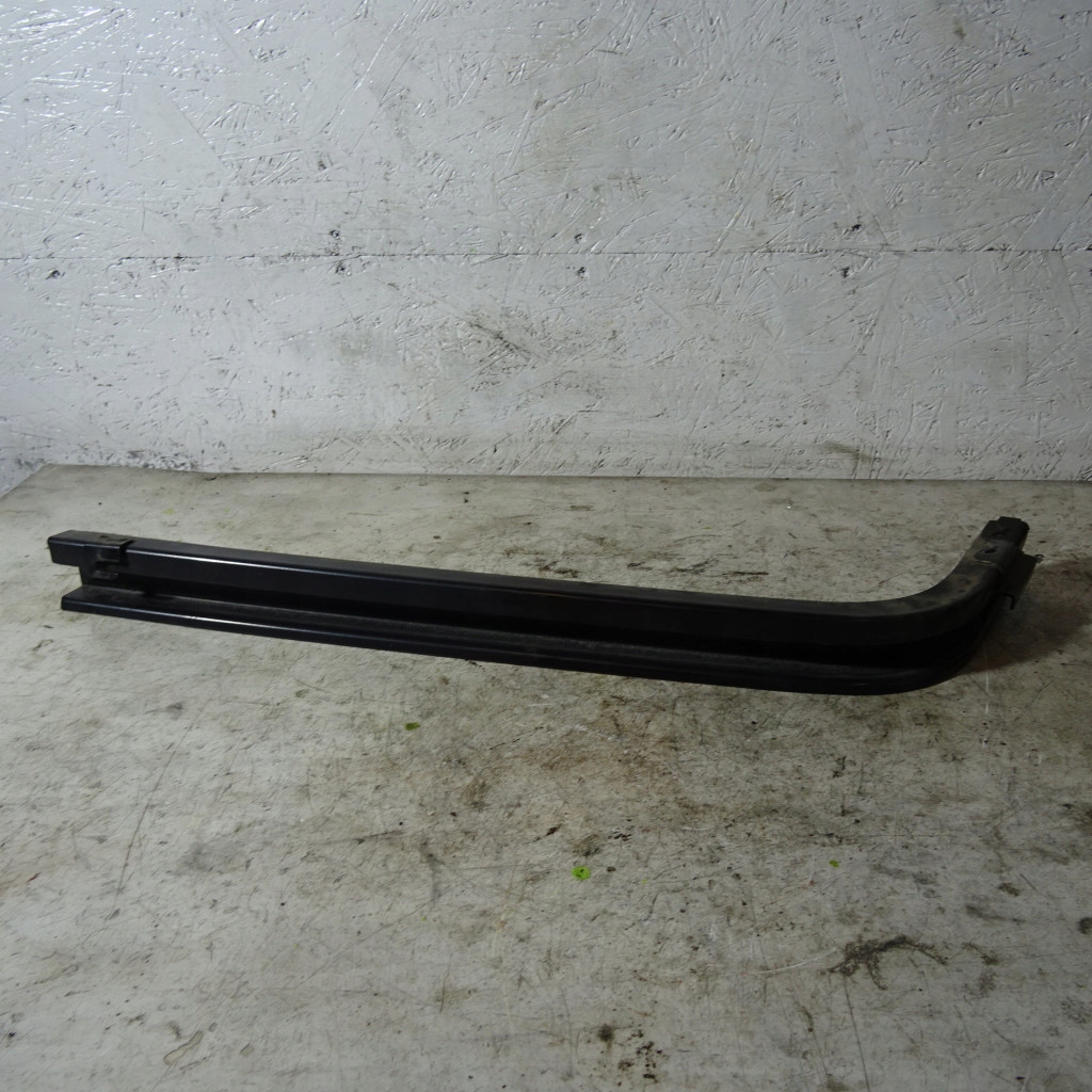 FORD TRANSIT COURIER 18R PROWADNICE Portière Droit