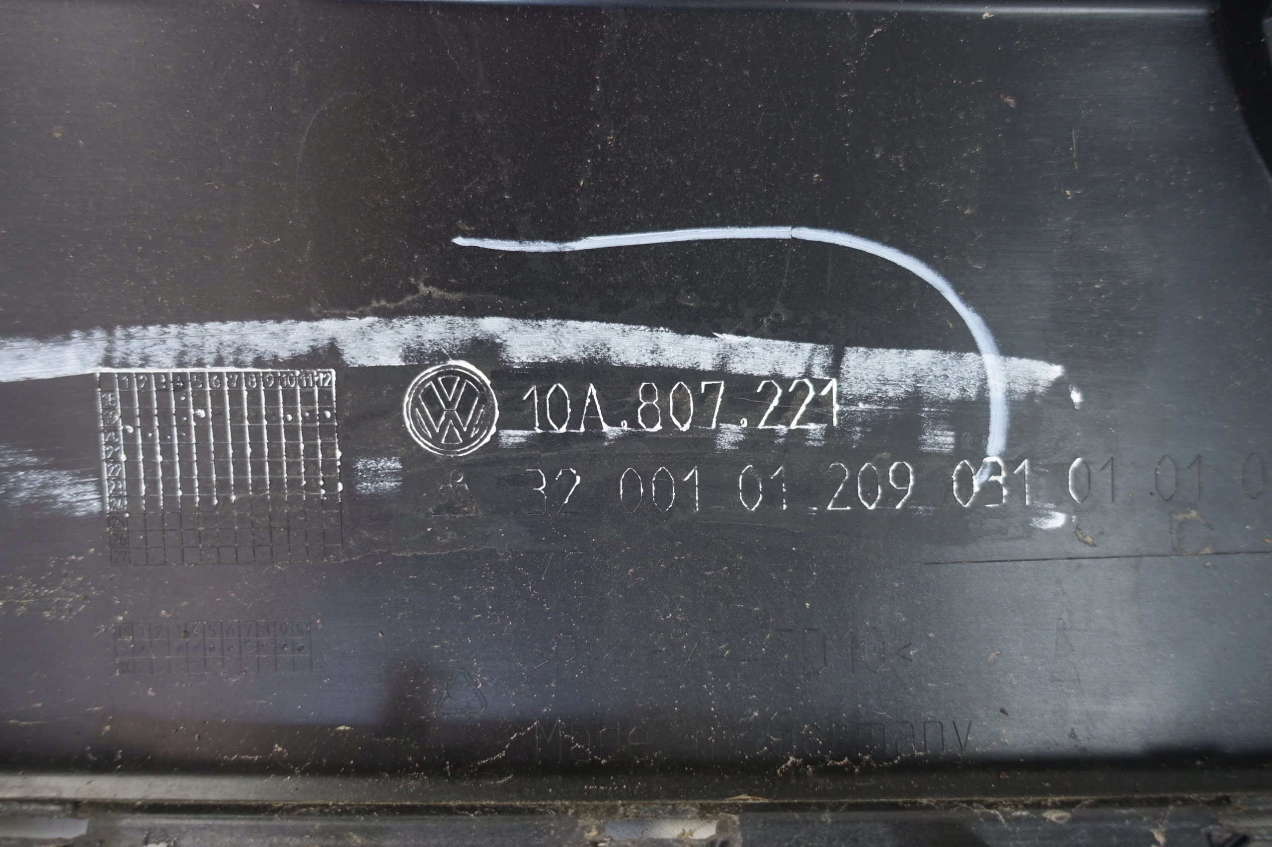 VW VOLKSWAGEN ID3 ID.3 10A807221 bumper front front