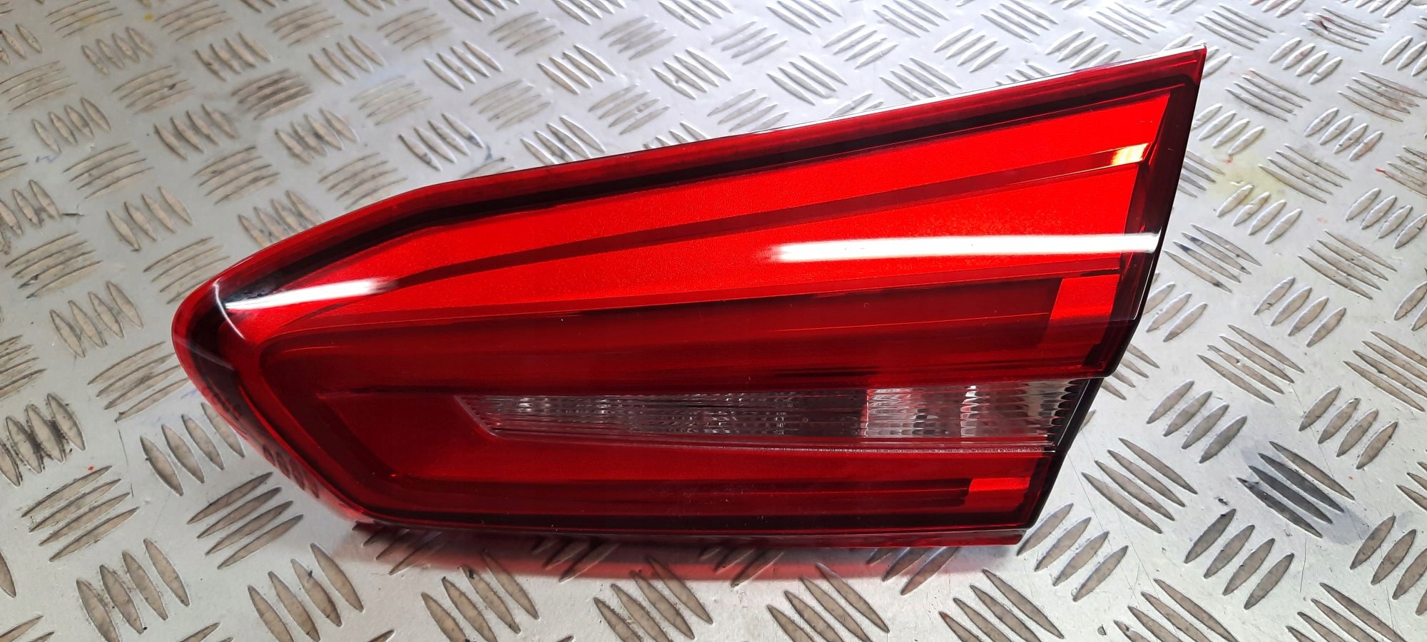 LAMPA TYLNA PRAWA LED FORD FOCUS IV HB 2018R->