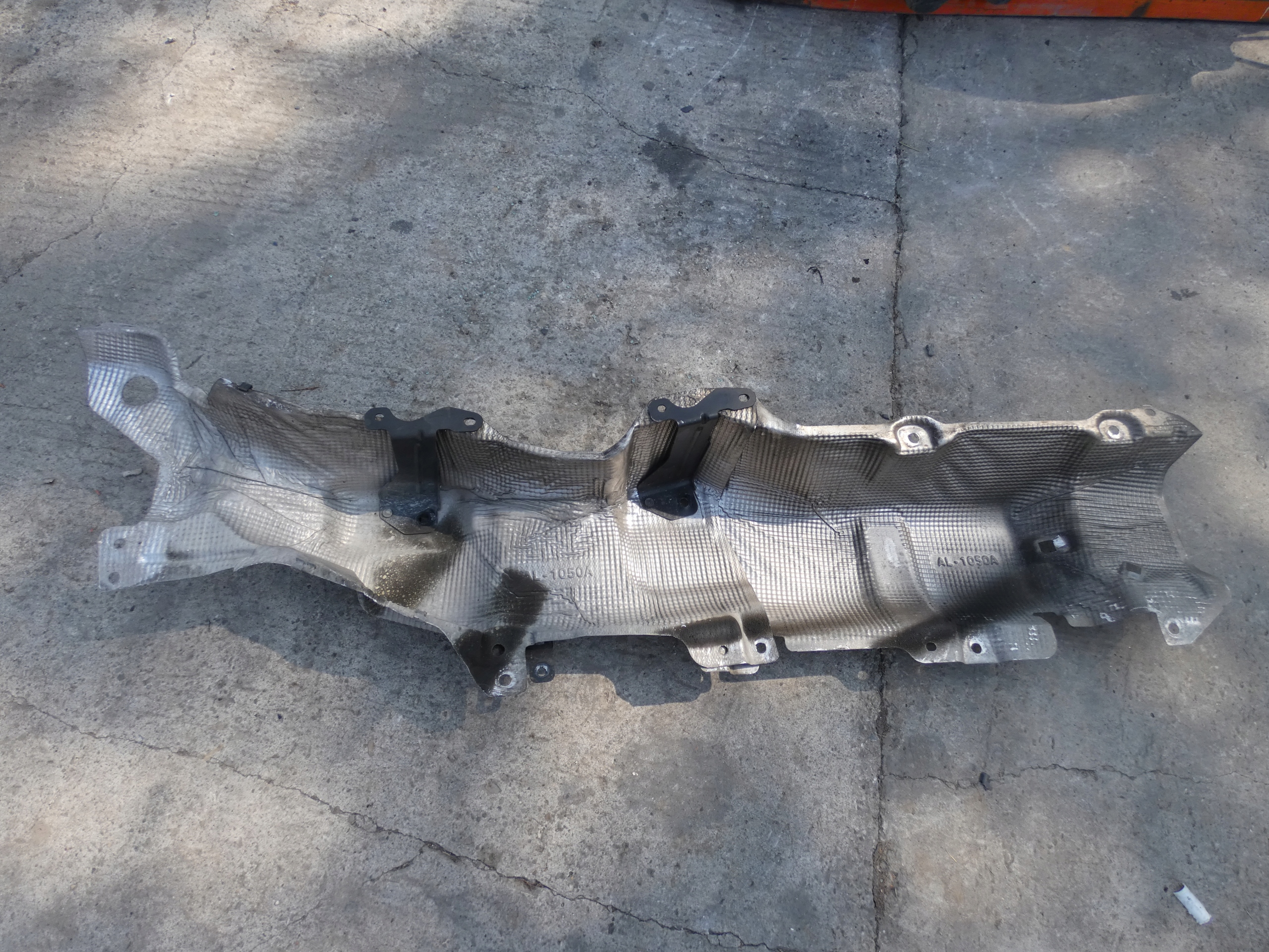 Blende Abdeckung CERAMICZNA des Auspuffs RENAULT TRAFIC III