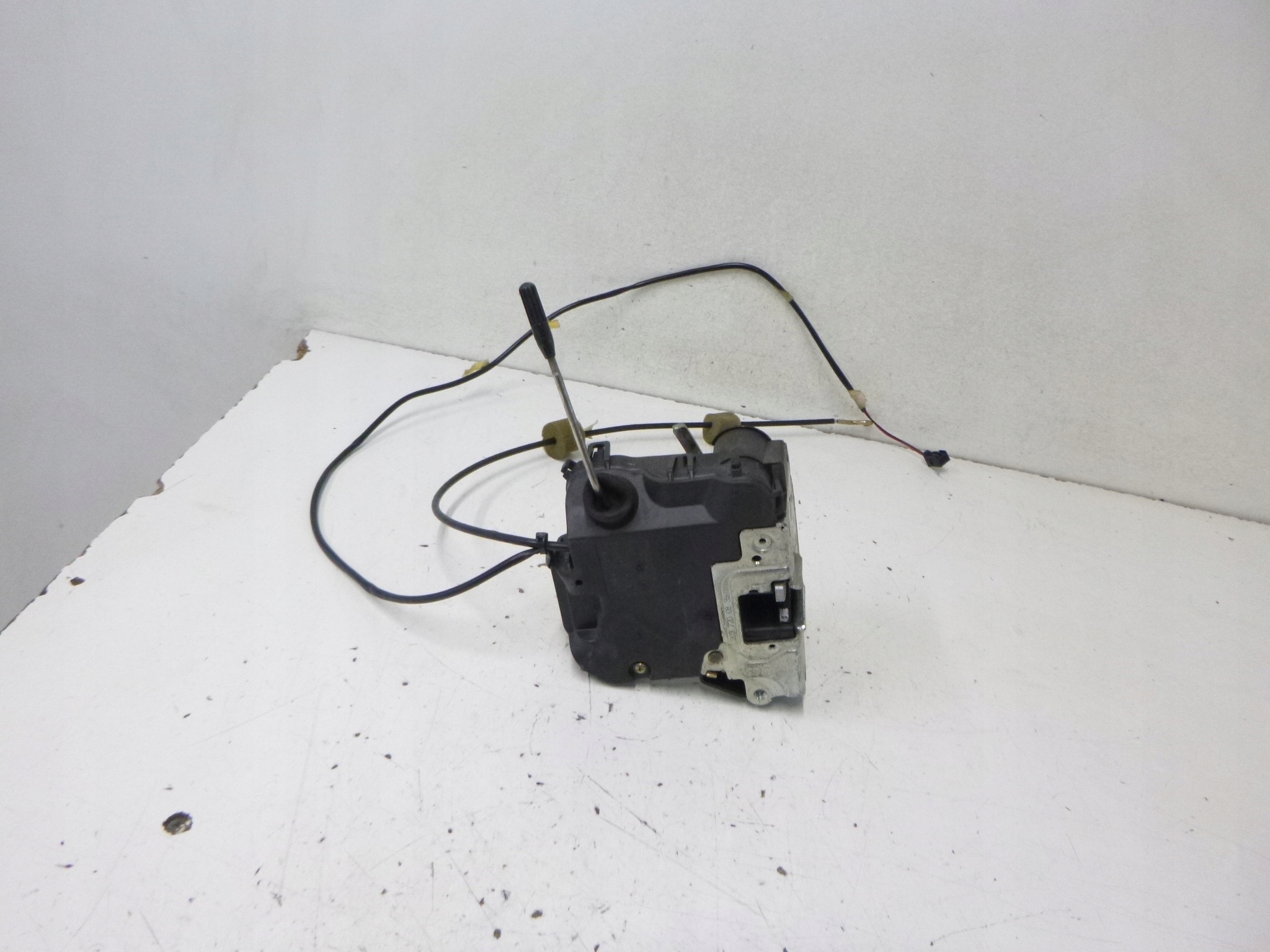 lock door front right Mercedes W203 02r.