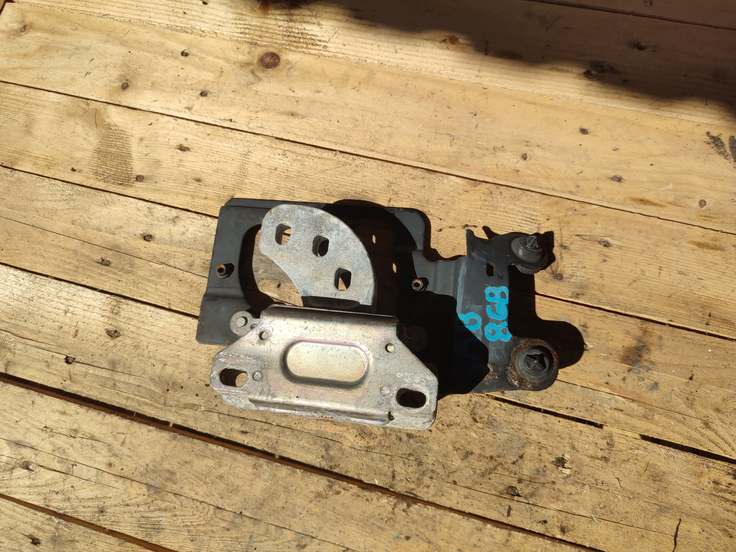 Support Support plaque Moteur ford fiesta mk8 h1bb-6k034-aa