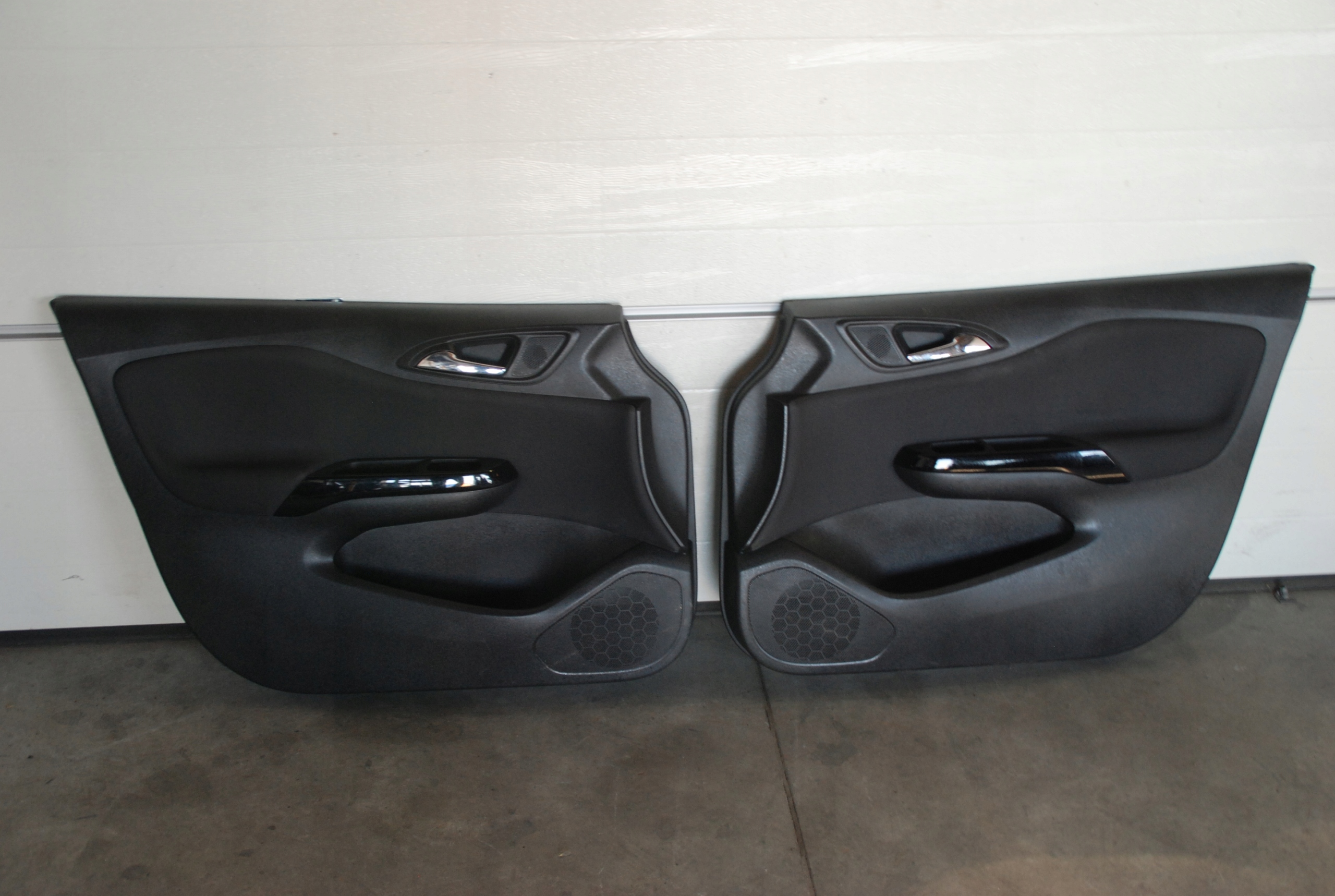 OPEL CORSA E 5D обивка двери P / L передняя