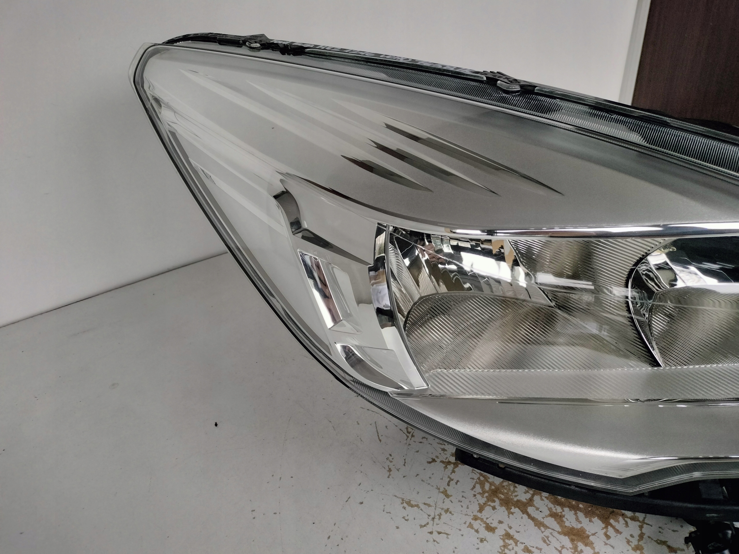 light right REFLEKTOR FORD KUGA MK2 12-16