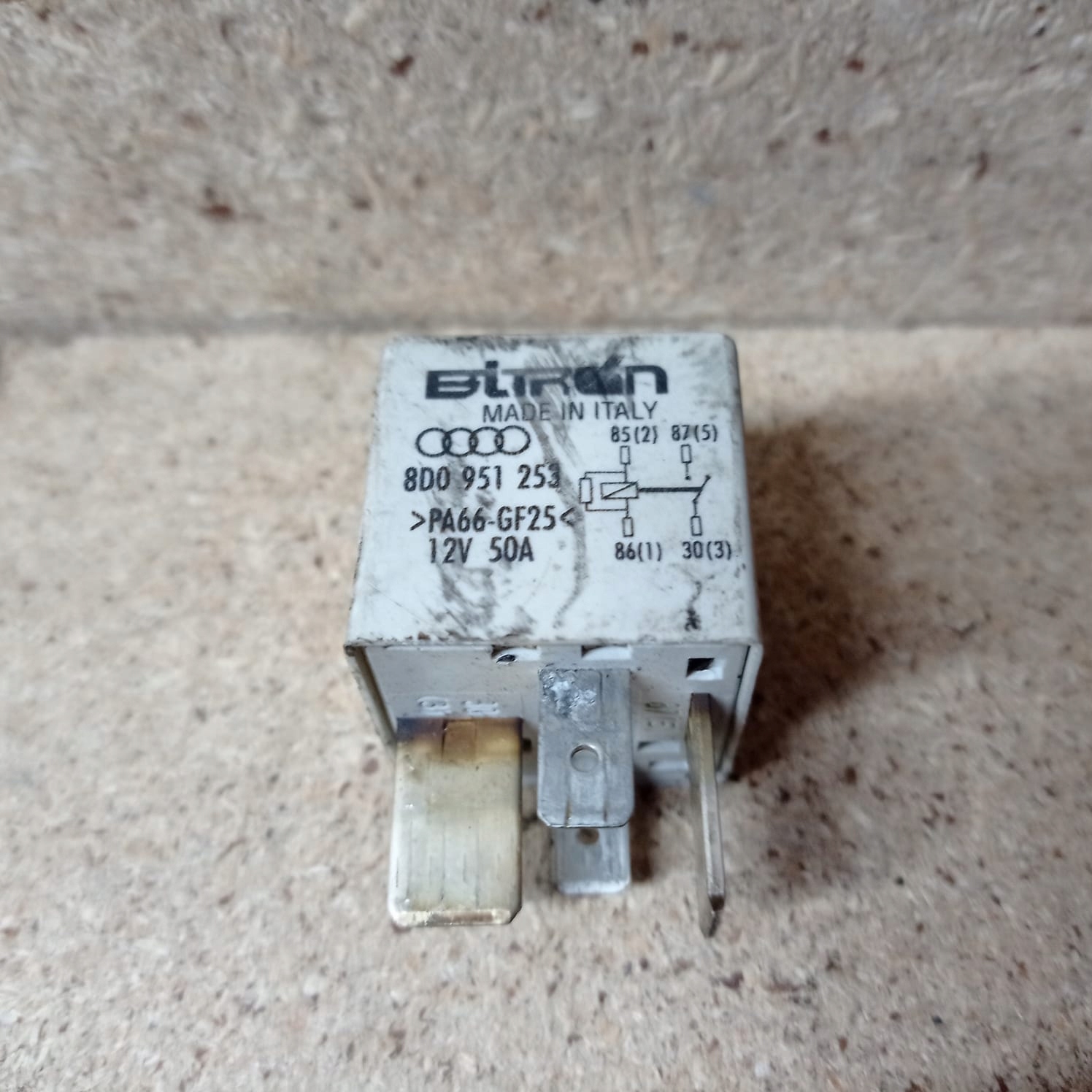 relay BITRON VOLKSWAGEN PASSAT B5 8D0 951 253