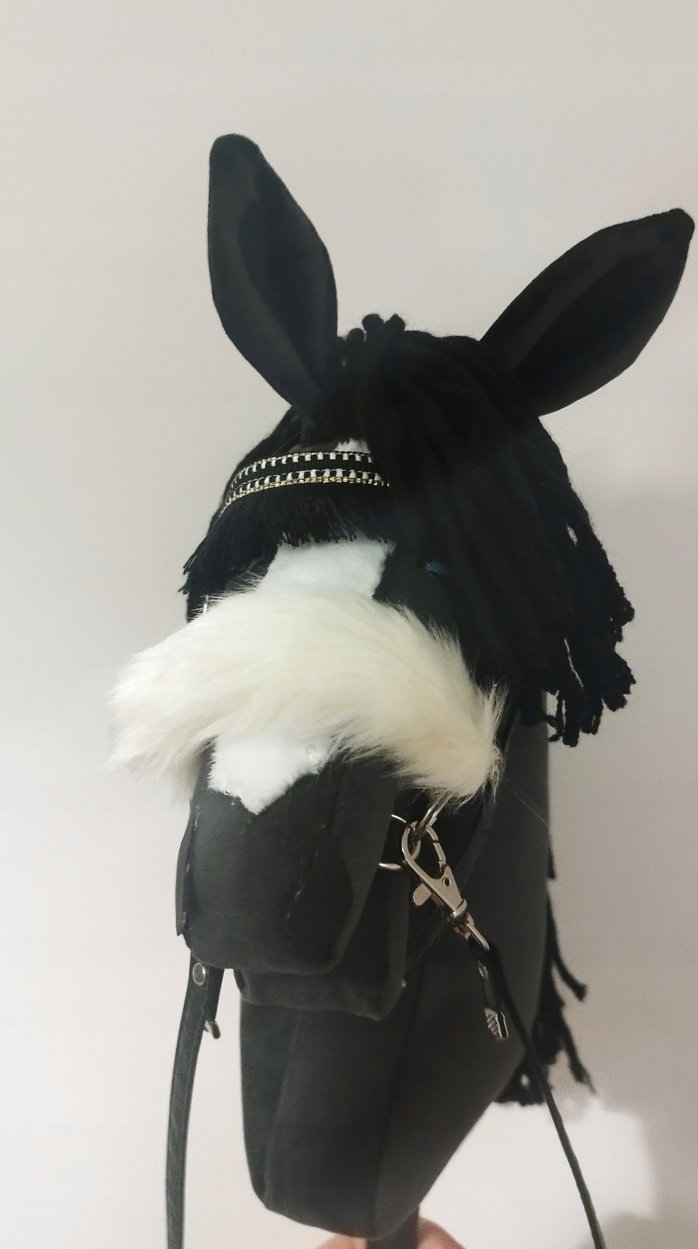 Ogłowie dla hobby horse A4 z futerkiem futerko, frędzelki Model DanjaHorsery