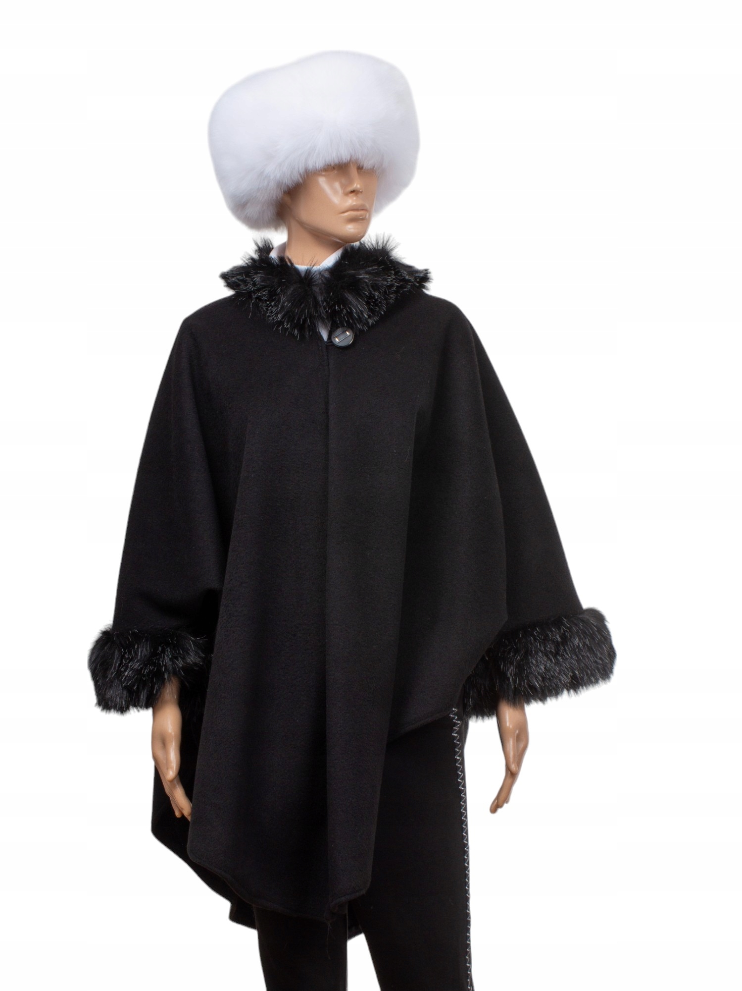 Přehoz pončo s doplňky eko kožešiny černé ala Alapka přehoz