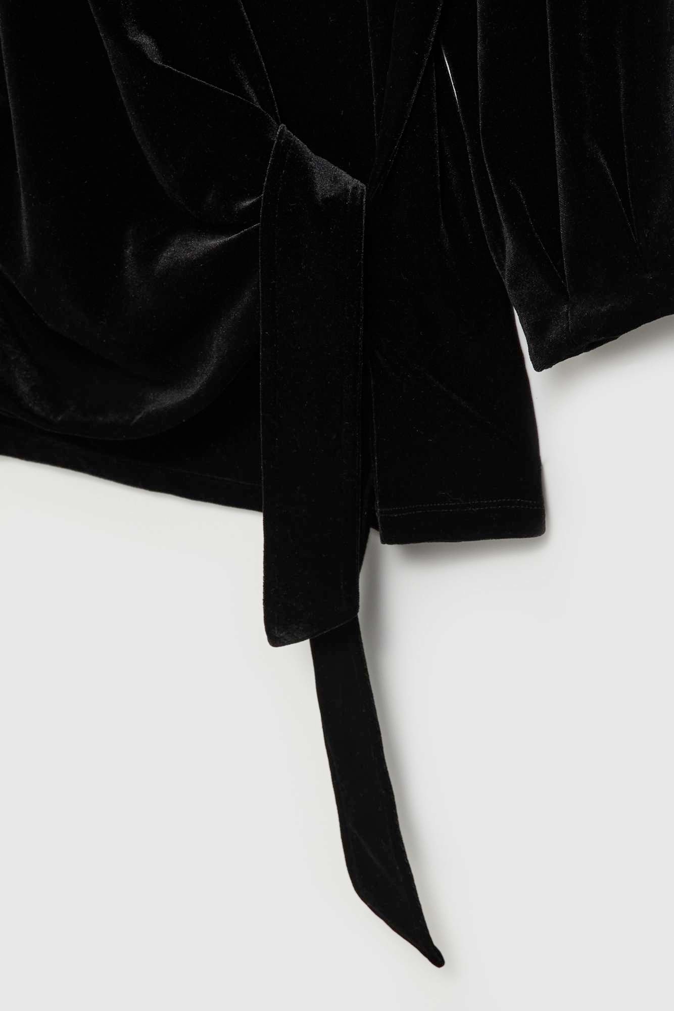 Welurowa bluzka M od MOODO Dekolt serek/dekolt V