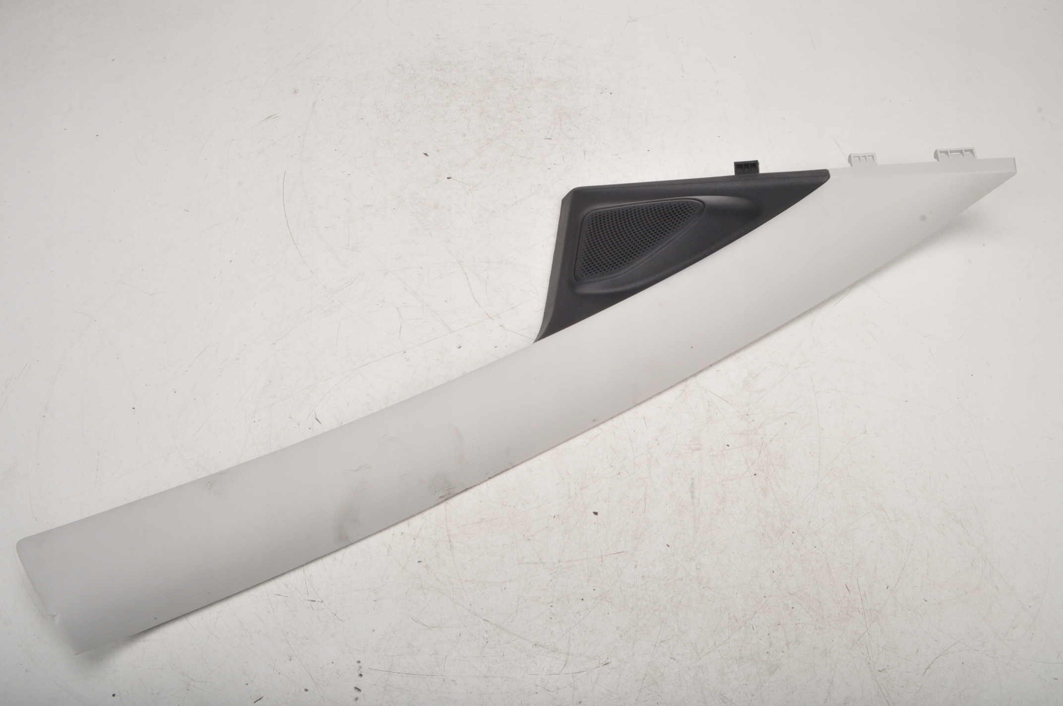 L1TB-A03598-A - FORD PUMA MK2 КРЫШКА СТОЙКИ ПРАВАЯ ПЕРЕДНЯЯ