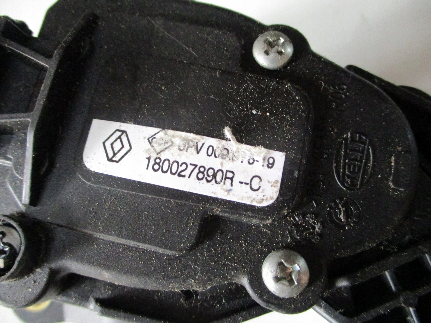 PEDAŁ GAZU RENAULT 180027890R Producent części Renault OE