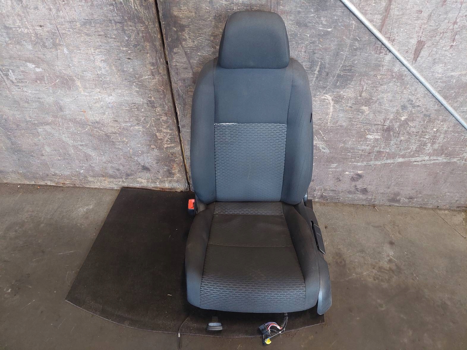 Sitz links vorne + Sitz heck VOLKSWAGEN GOLF VI
