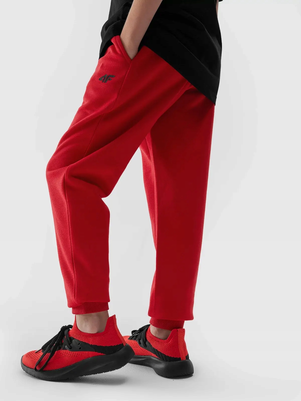 SPODNIE DRESOWE CHŁOPIĘCE 4F JUNIOR DZIECIĘCE DRESY BAWEŁNA AW23M411 Kod producenta 4FJAW23TTROM411-62S