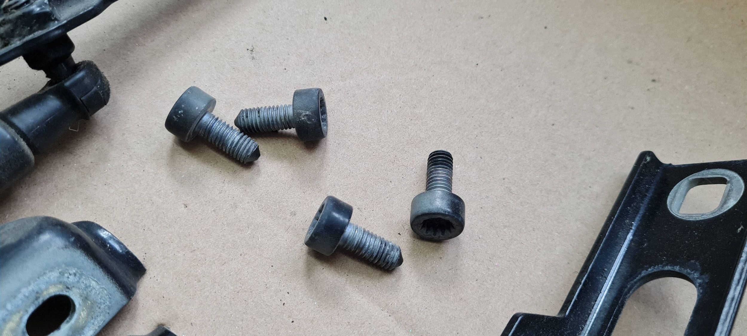 Q5 8R SQ5 hinge bonnet hinges left right LY9B 8R0823301A 8R0823302A 2X