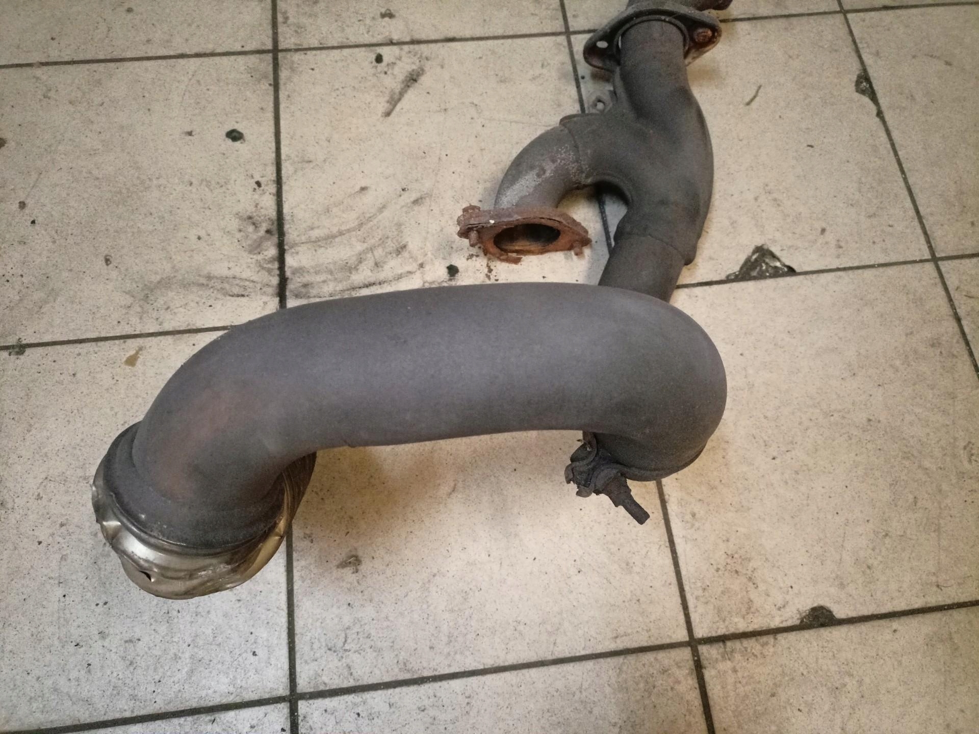 pipe exhaust Chrysler Town and Country 5 facelift 2012