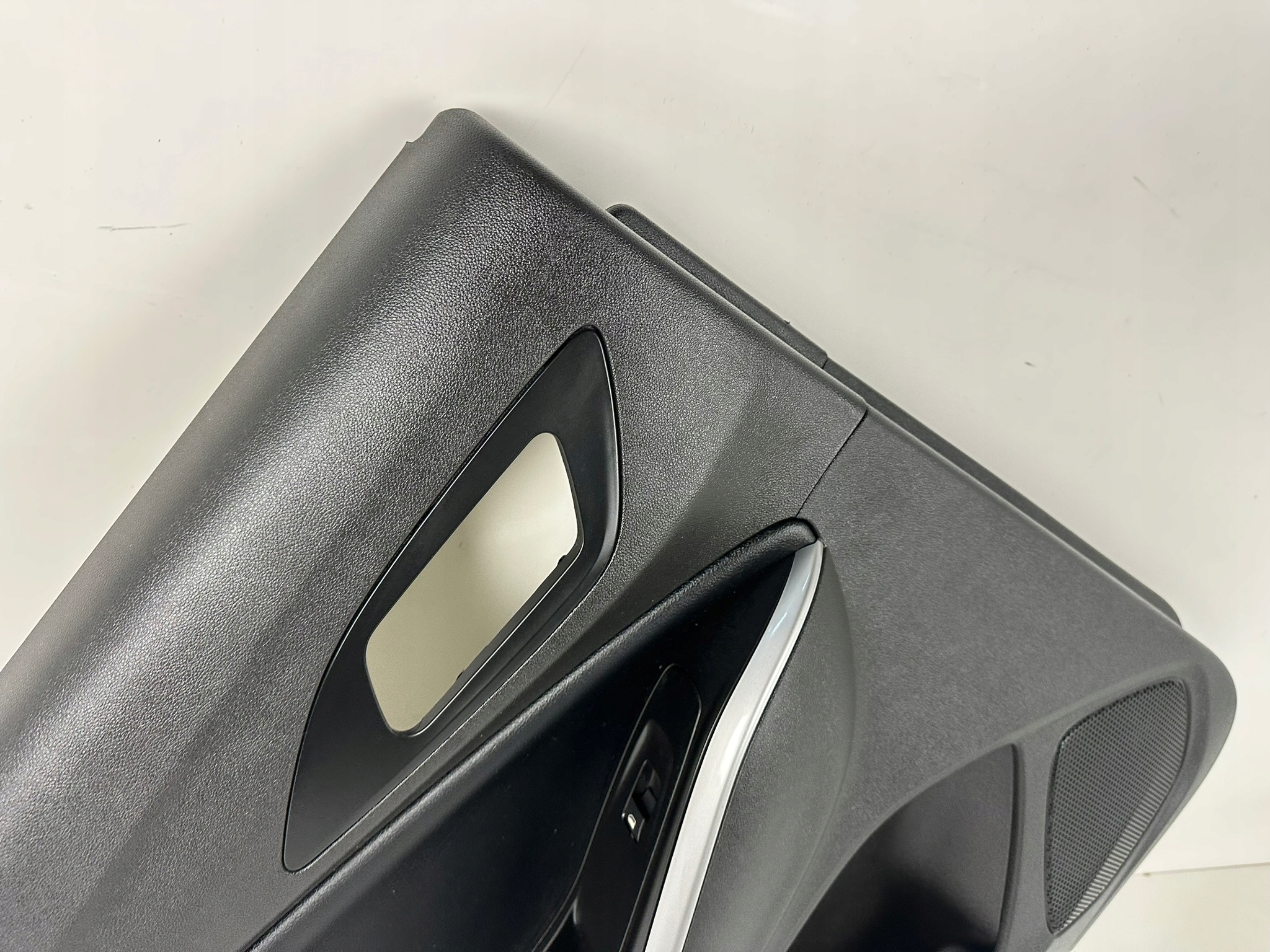 OPEL GRANDLAND x LIFT 2022R side rear left leather