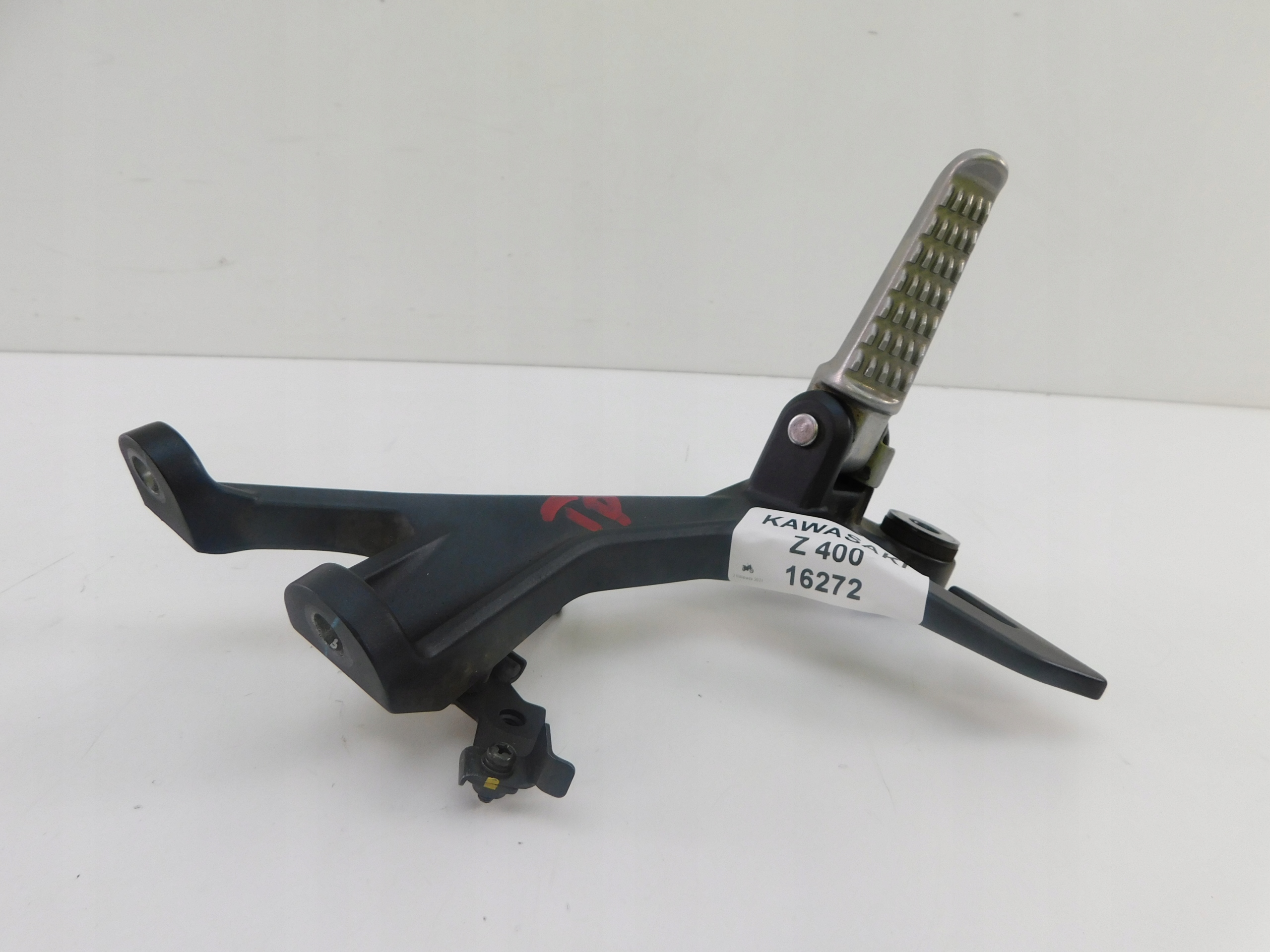 KAWASAKI Z 400 SET PODNOZEK PASAZERA TYL PRAWY