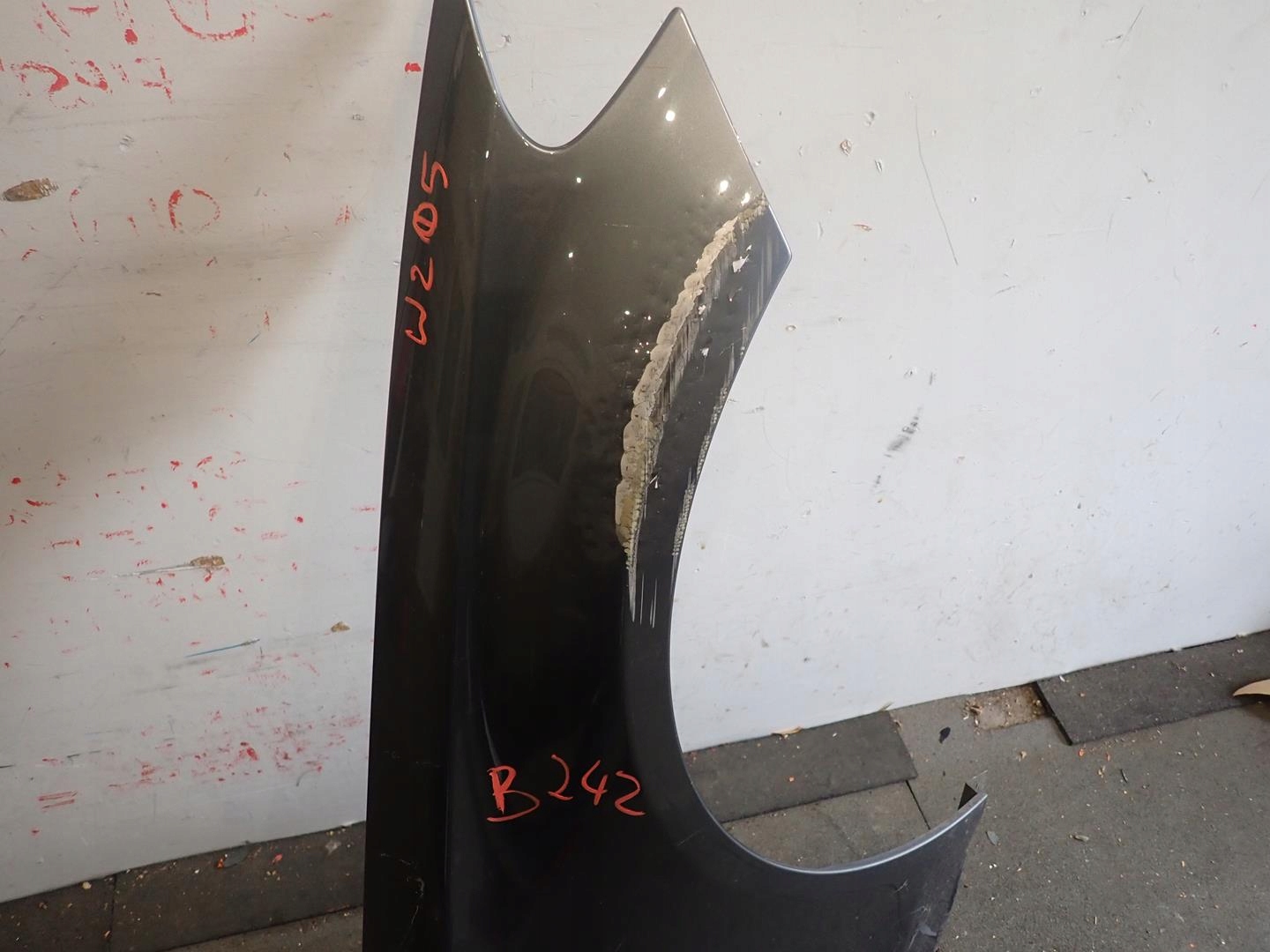 fender front front right MERCEDES C-KLASA W205 2014