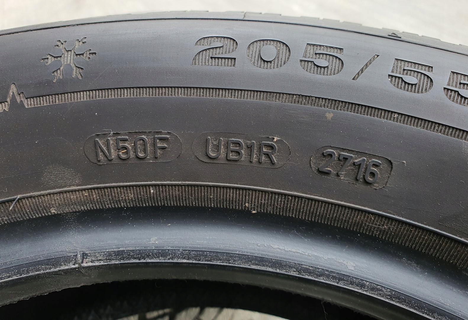 OPONY DUNLOP WINTER SPORT 5 205\55\R16 8MM PARA Profil opony 55