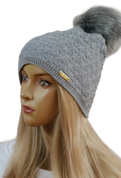 

Czapka damska Pompon # 15